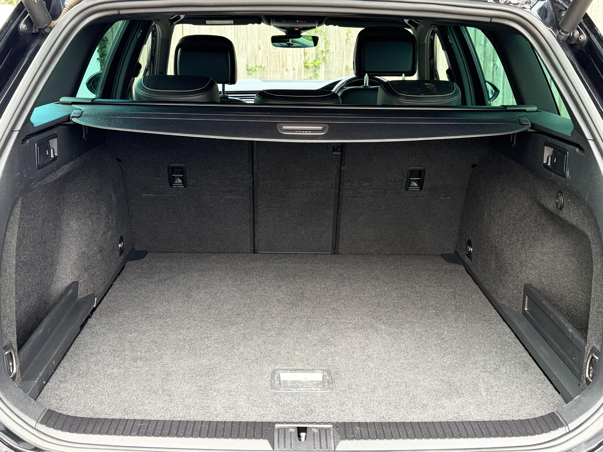Volkswagen Passat view 16