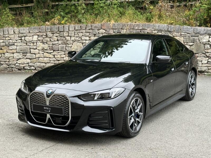 BMW i4 view 30