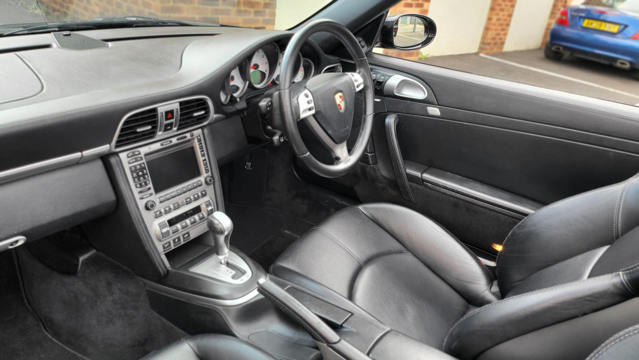 Porsche 911 view 15