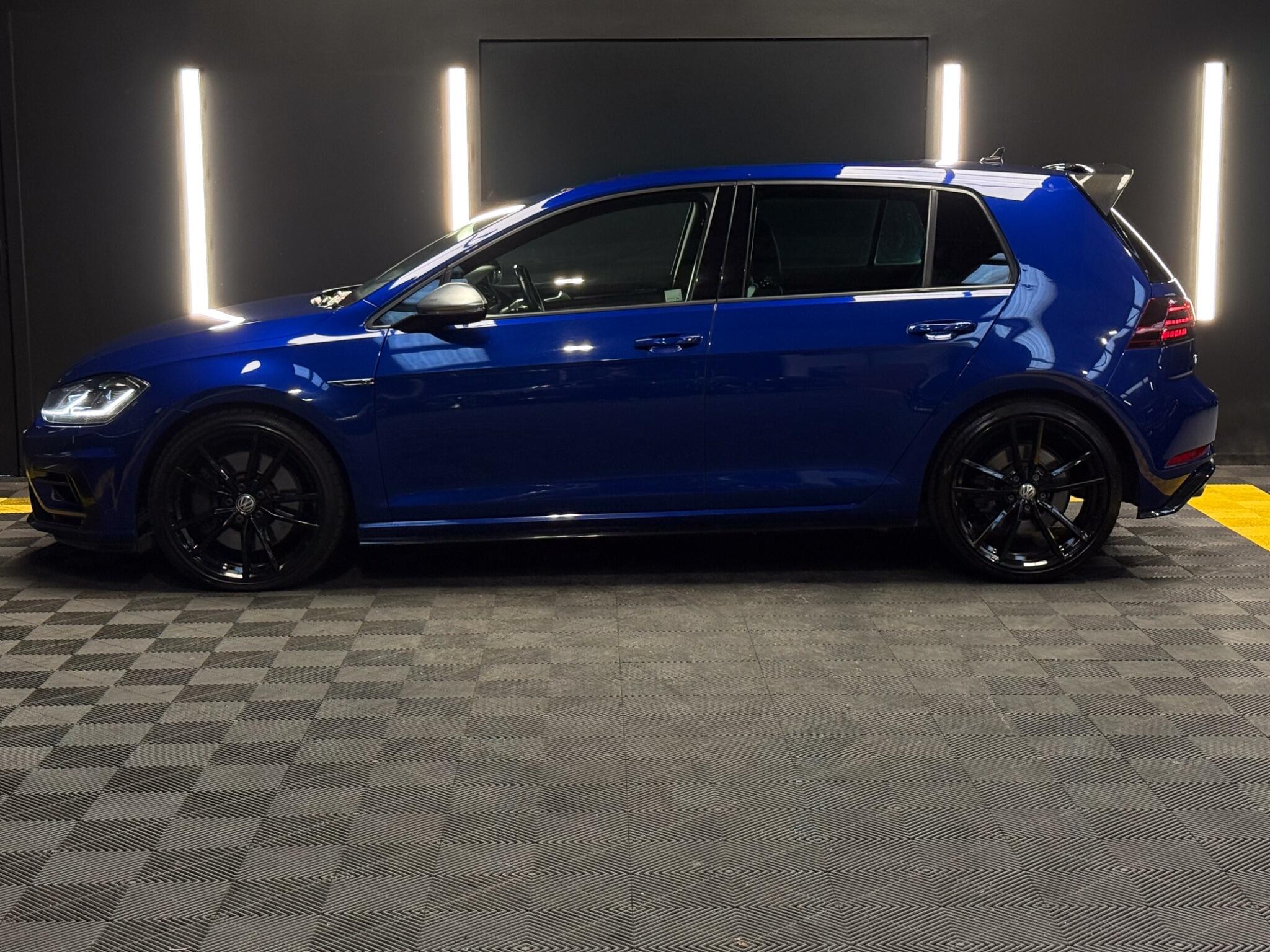 Volkswagen Golf view 3