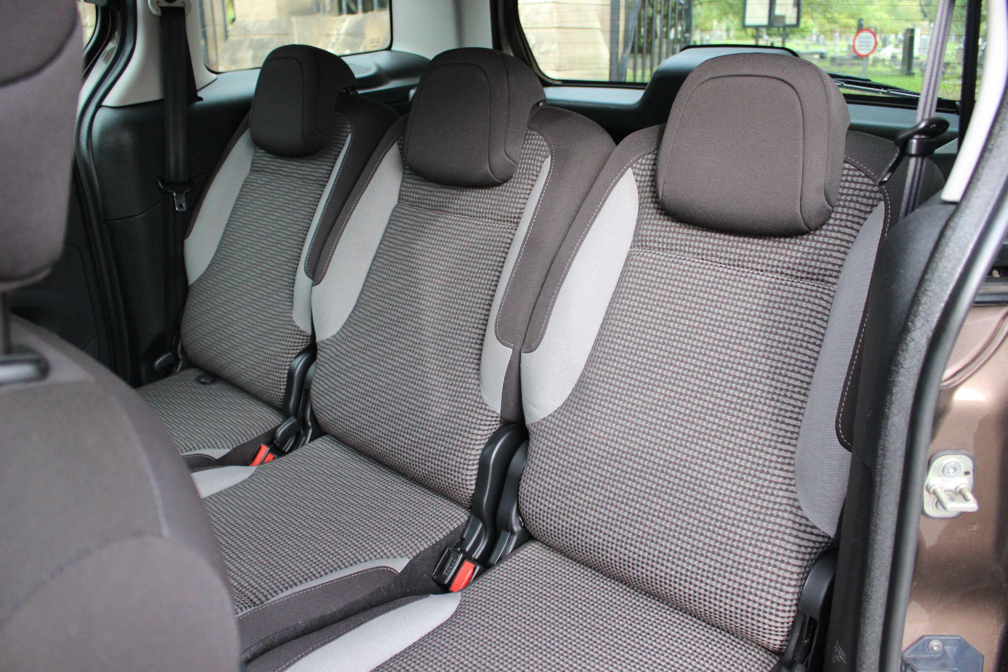 Peugeot Partner Tepee view 23