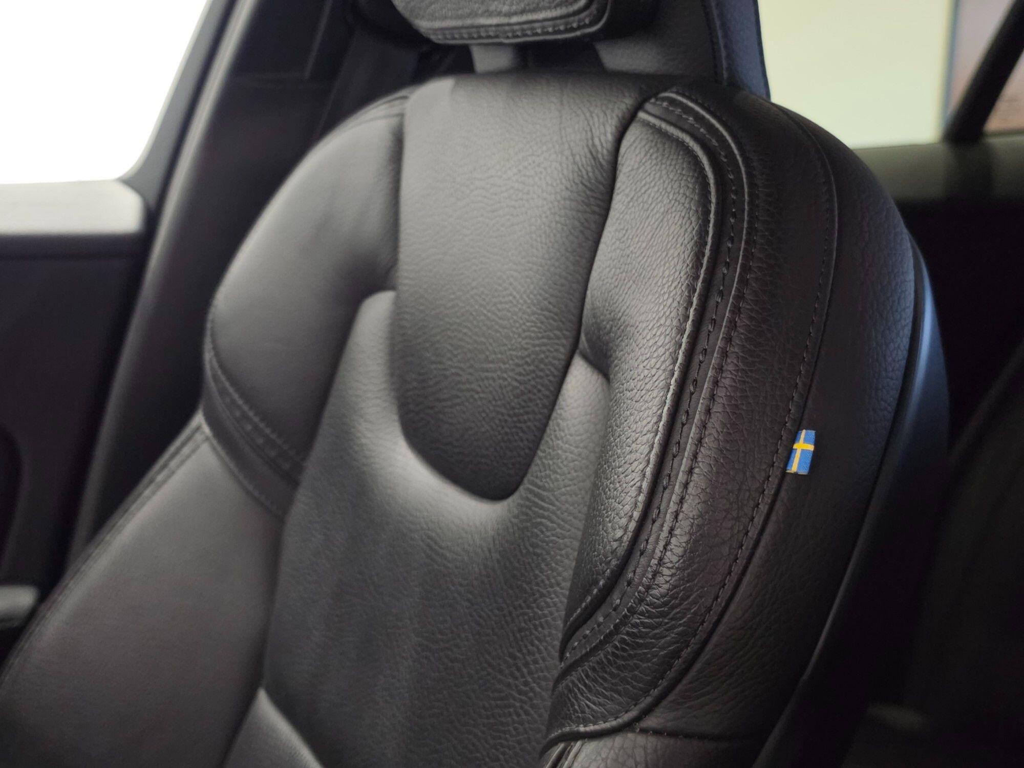 Volvo V60 Cross Country view 78