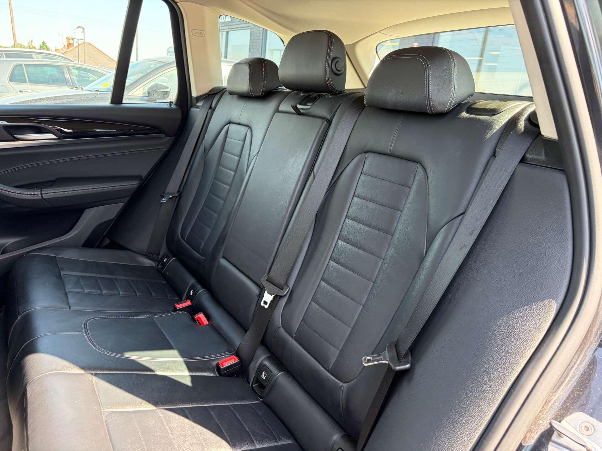 BMW X3 view 23