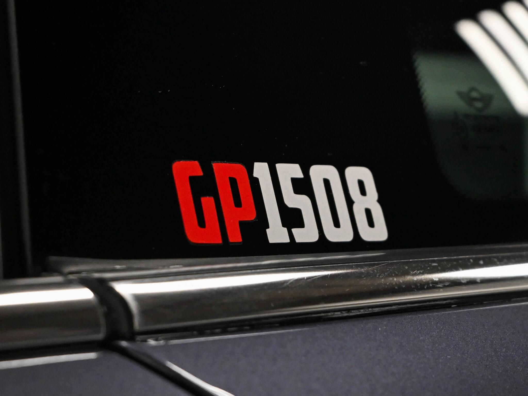 Mini Hatch view 30