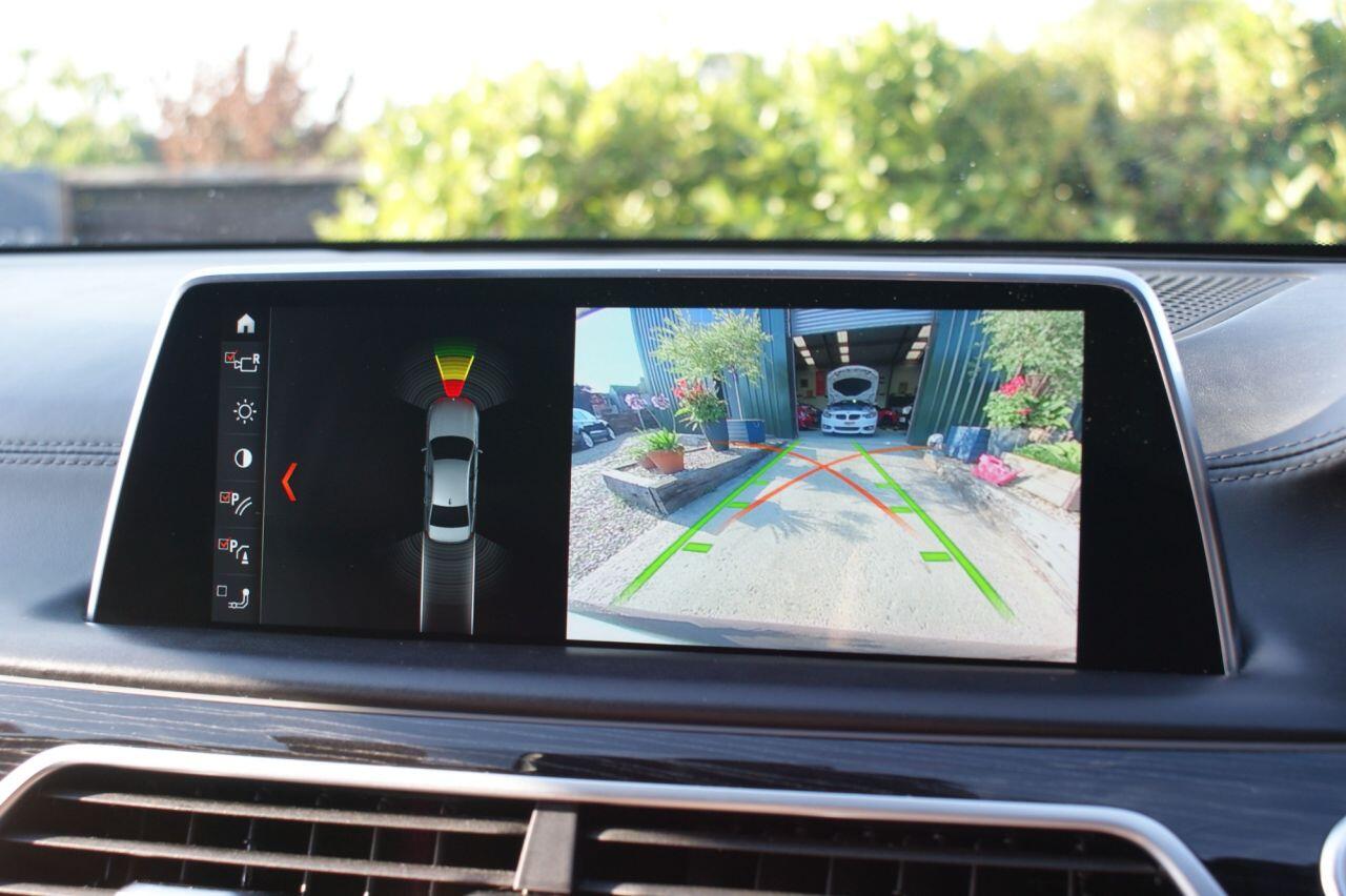 BMW 7 Series view 62