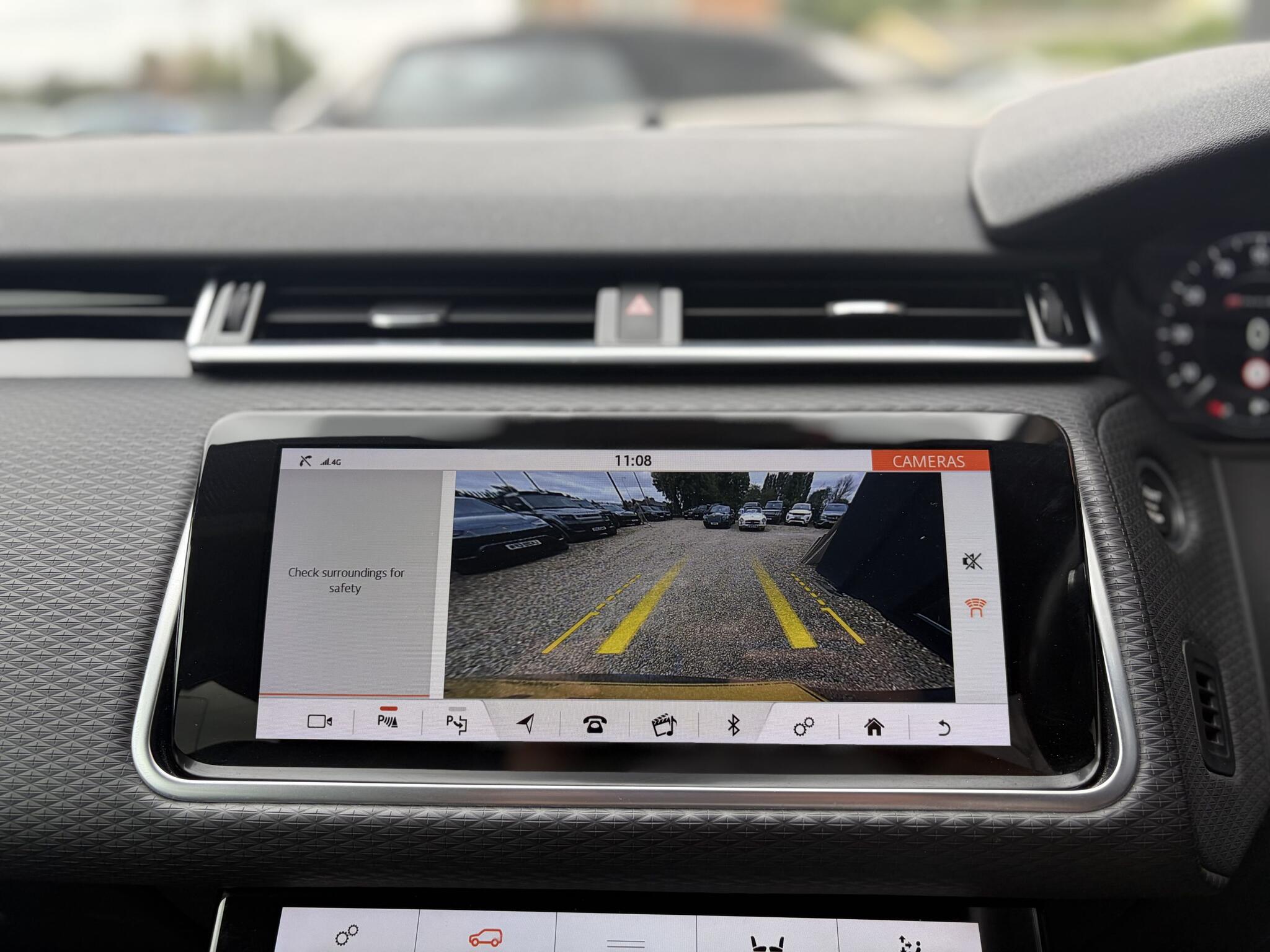 Land Rover Range Rover Velar view 21