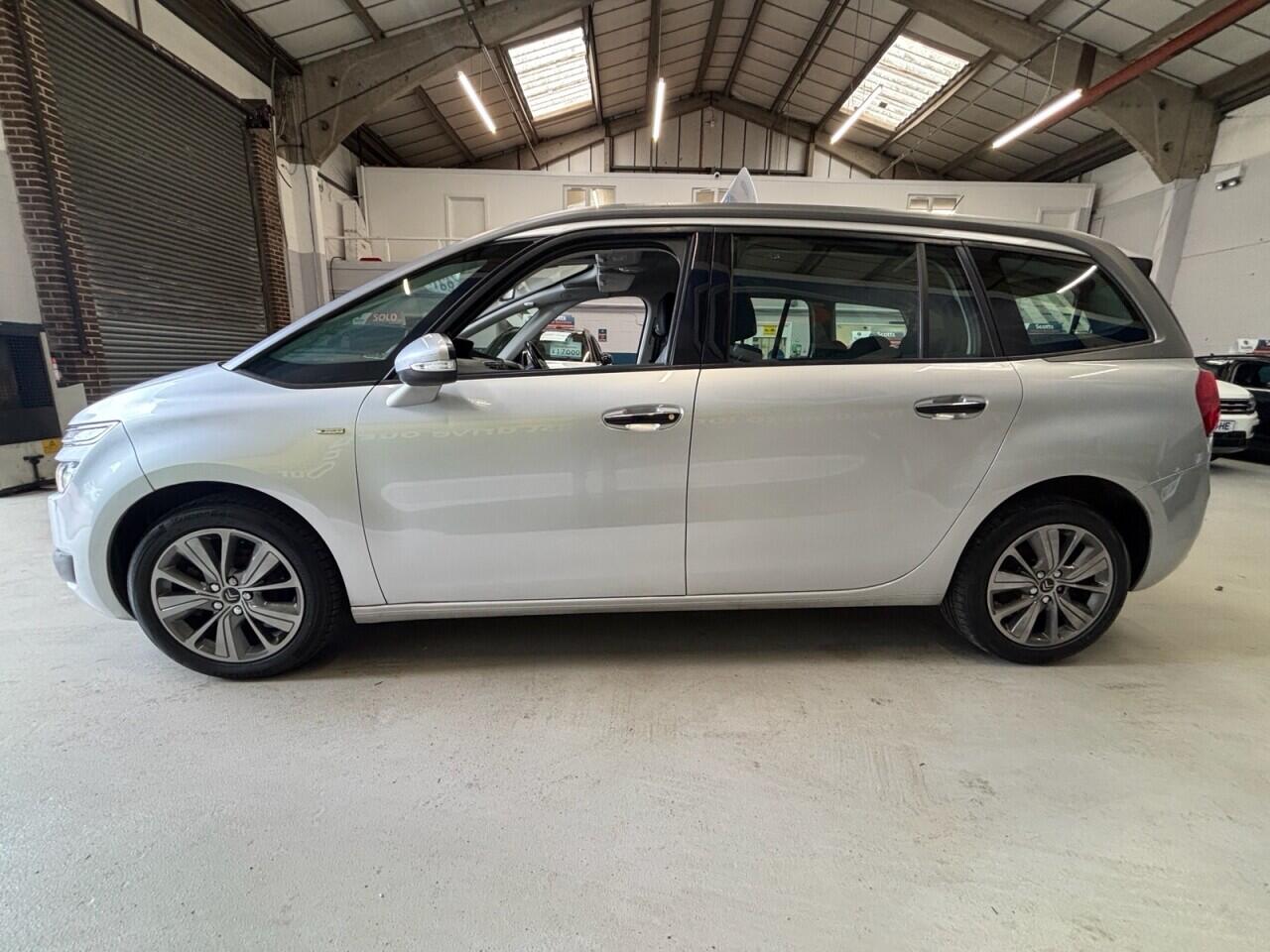 Citroen Grand C4 Picasso view 8