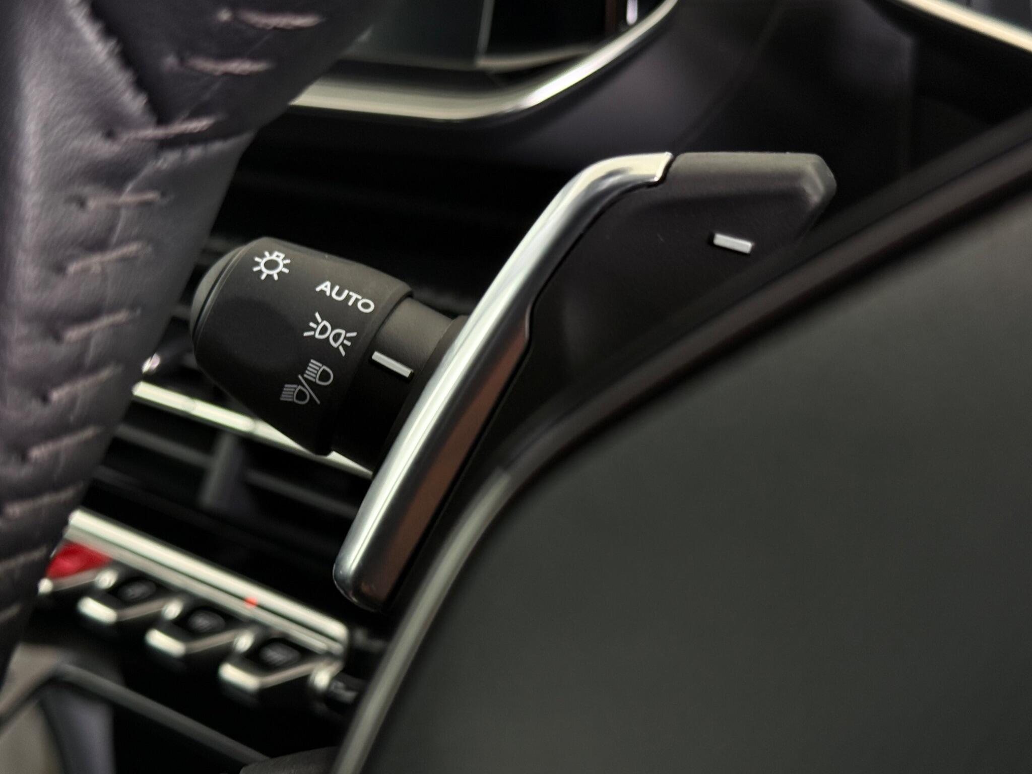 Peugeot 208 view 20