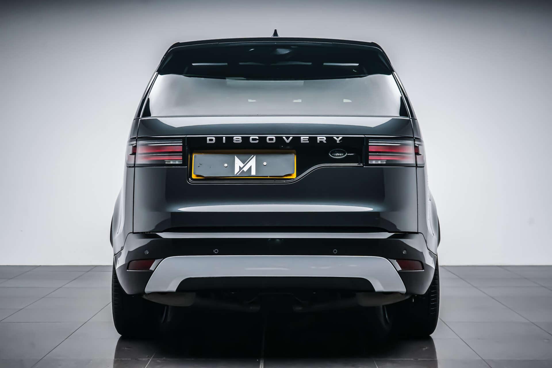 Land Rover Discovery view 4