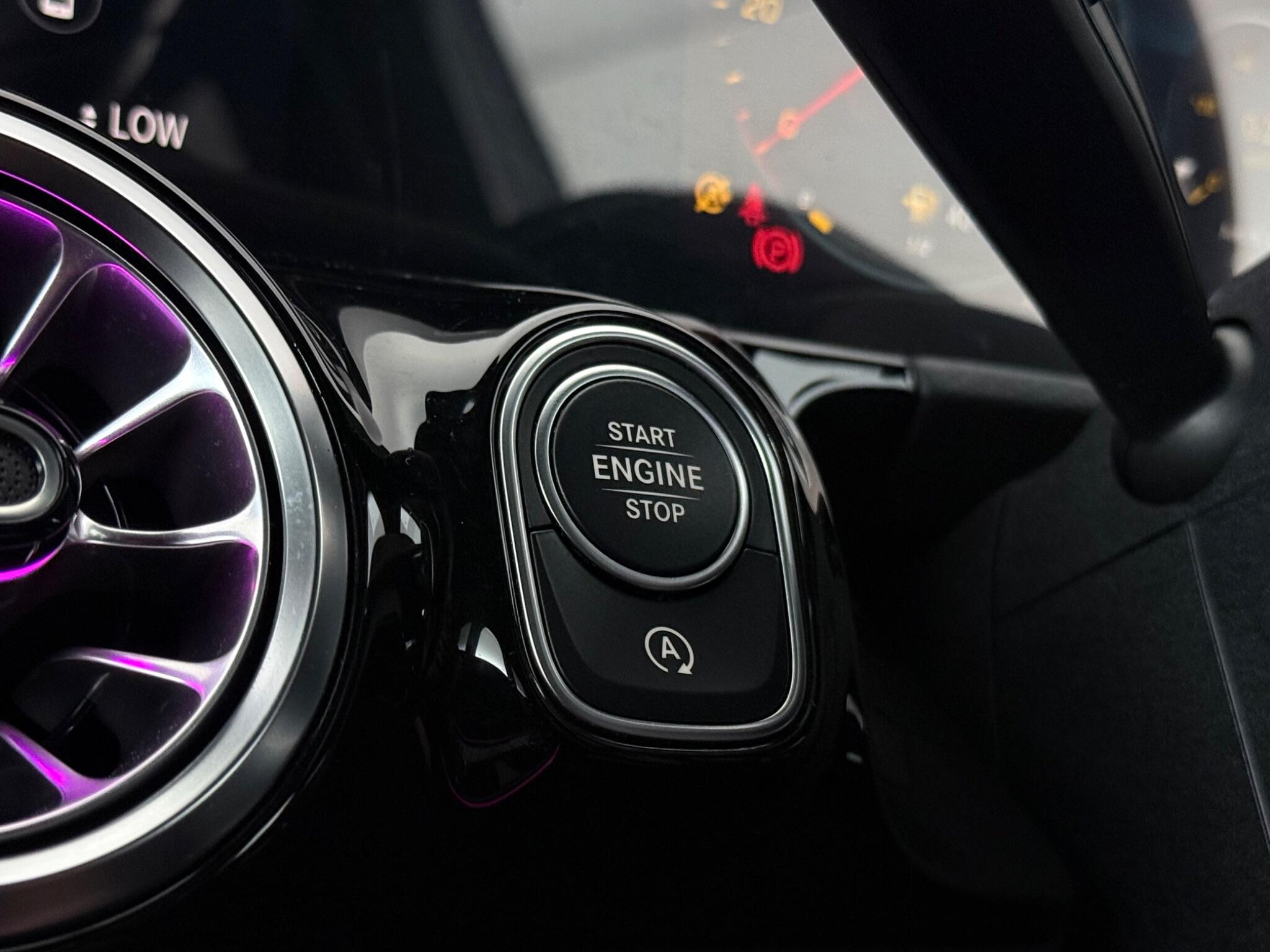 Mercedes-Benz Gla view 22