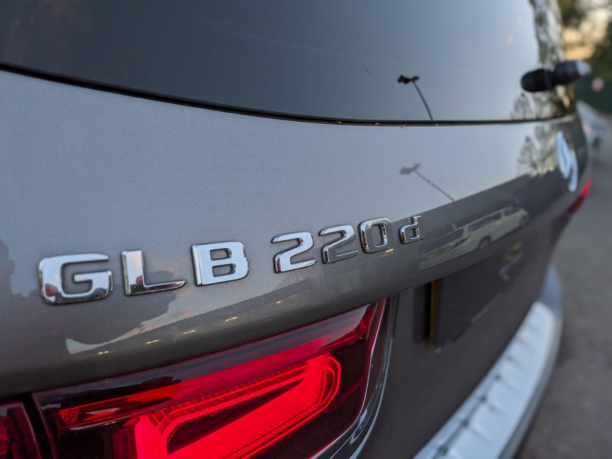 Mercedes-Benz GLB view 16