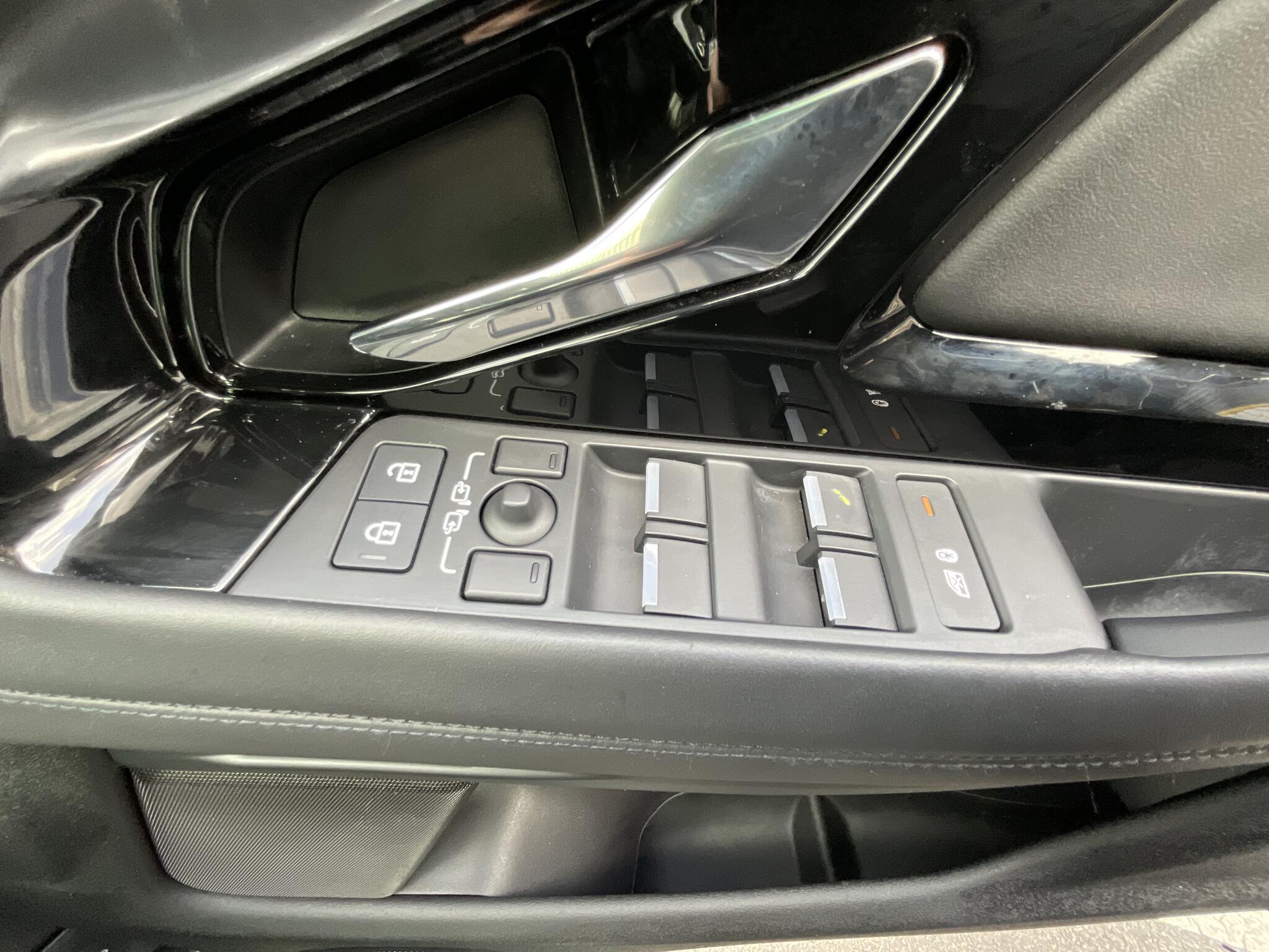 Land Rover Range Rover Evoque view 39