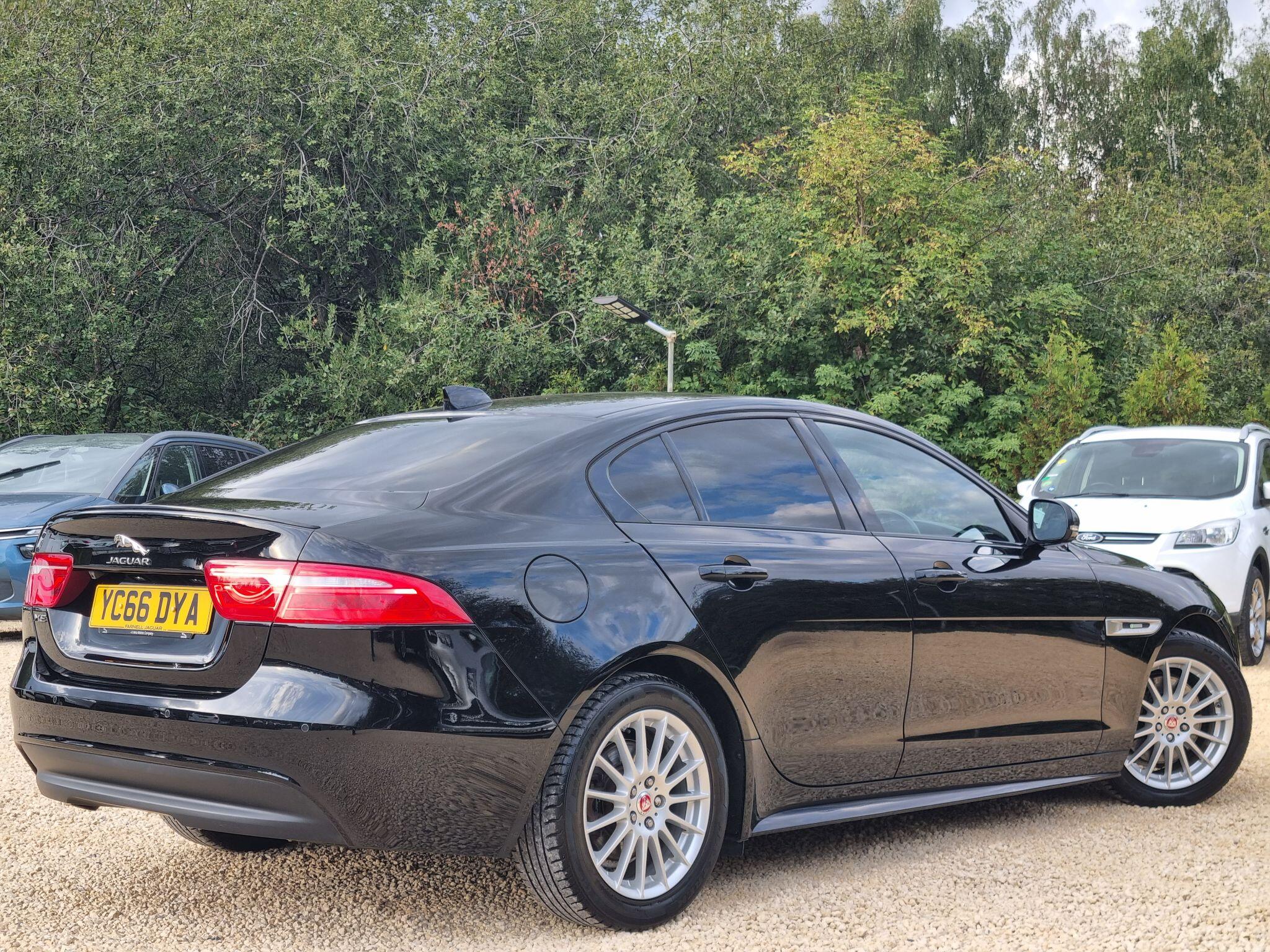 Jaguar Xe view 8