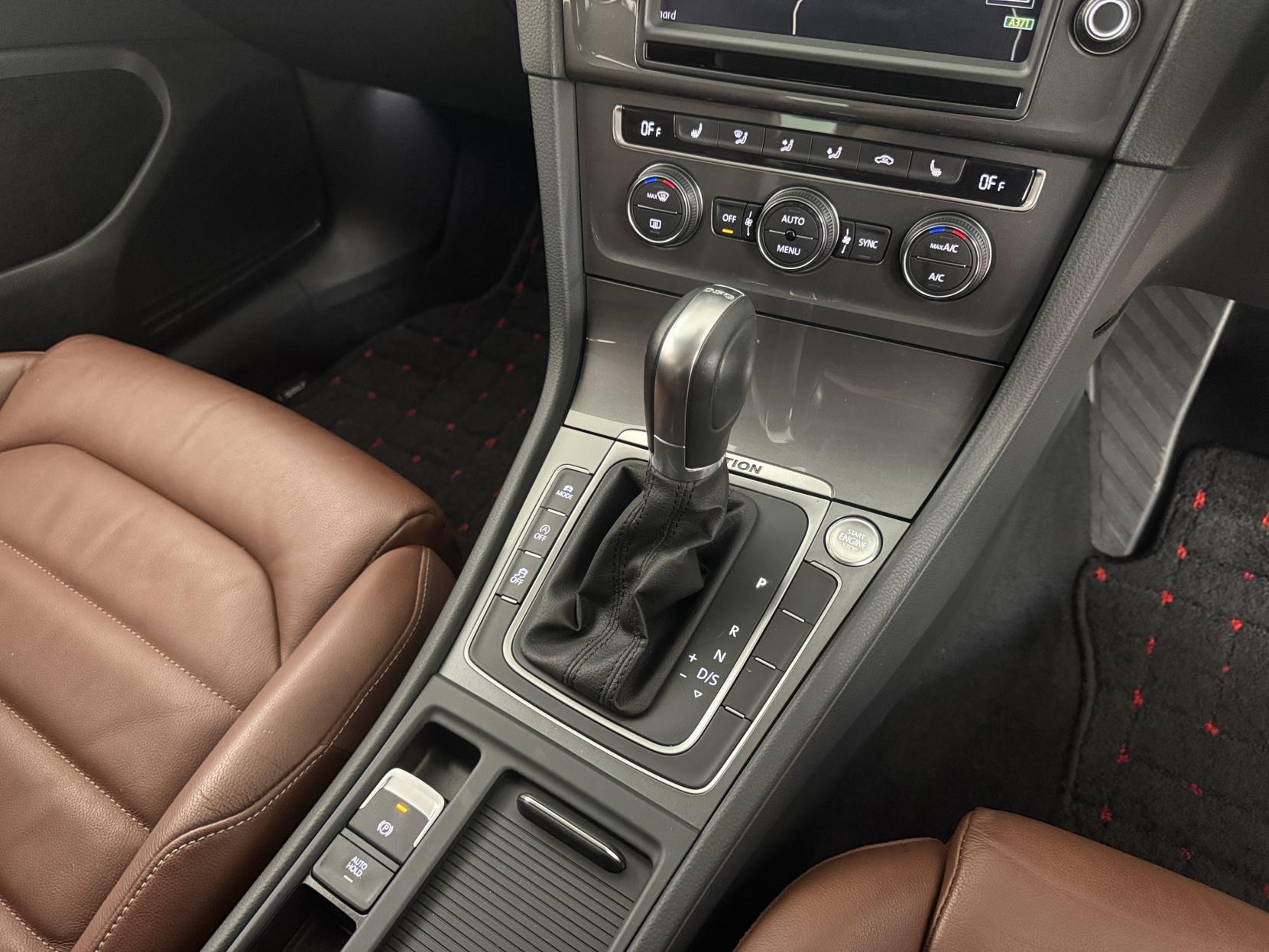 Volkswagen Golf view 67