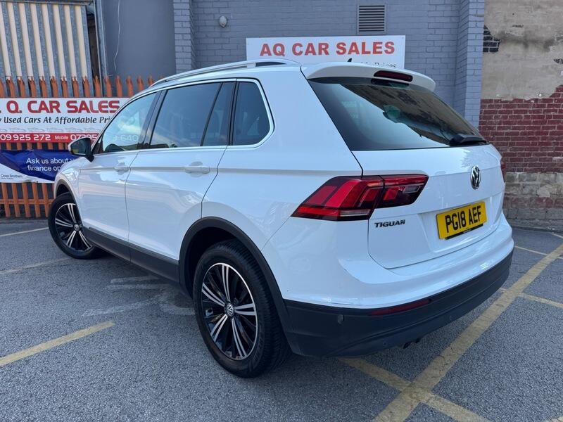 Volkswagen Tiguan view 5
