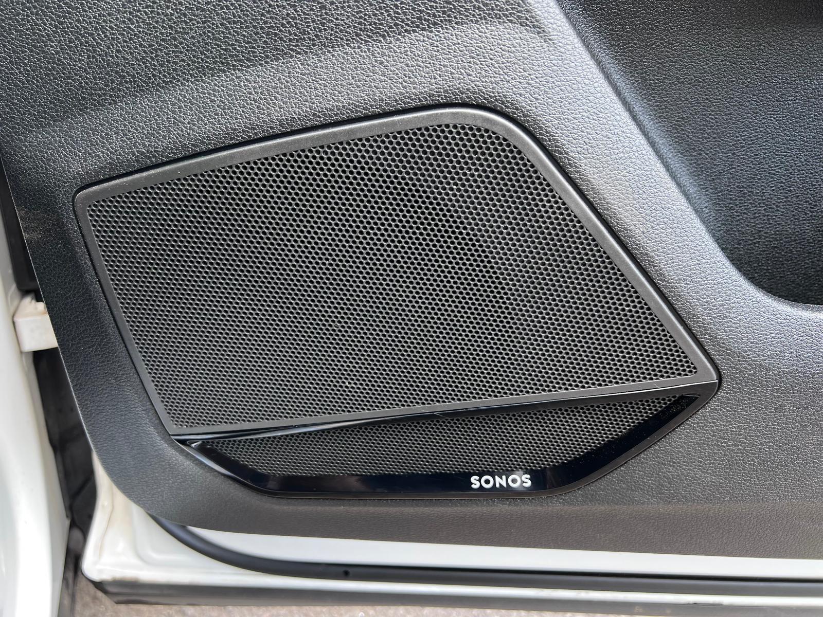 Audi Q3 view 30