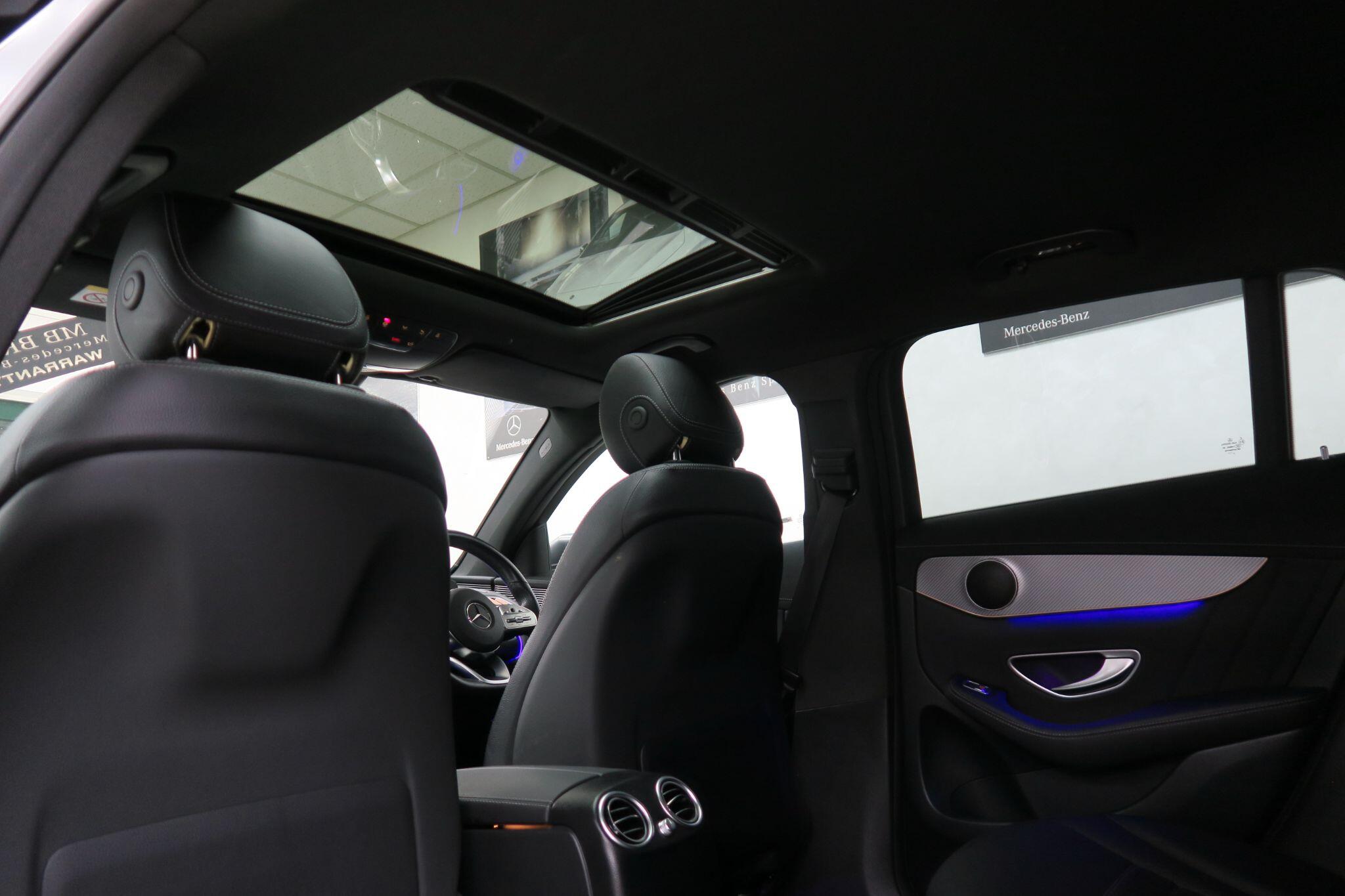 Mercedes-Benz Eqc view 12