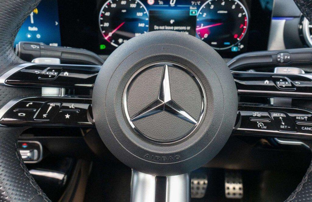 Mercedes-Benz CLA view 11