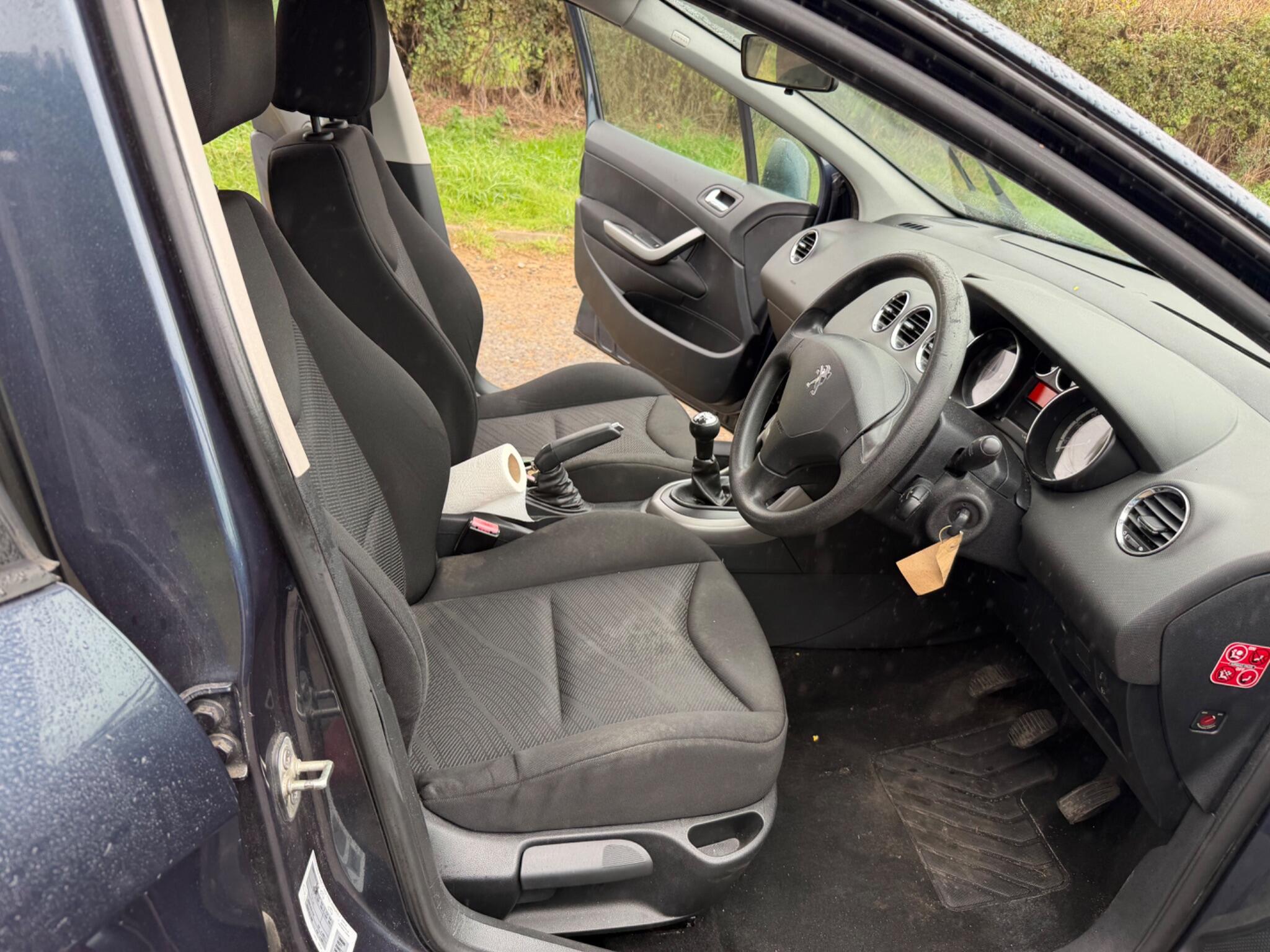 Peugeot 308 view 9