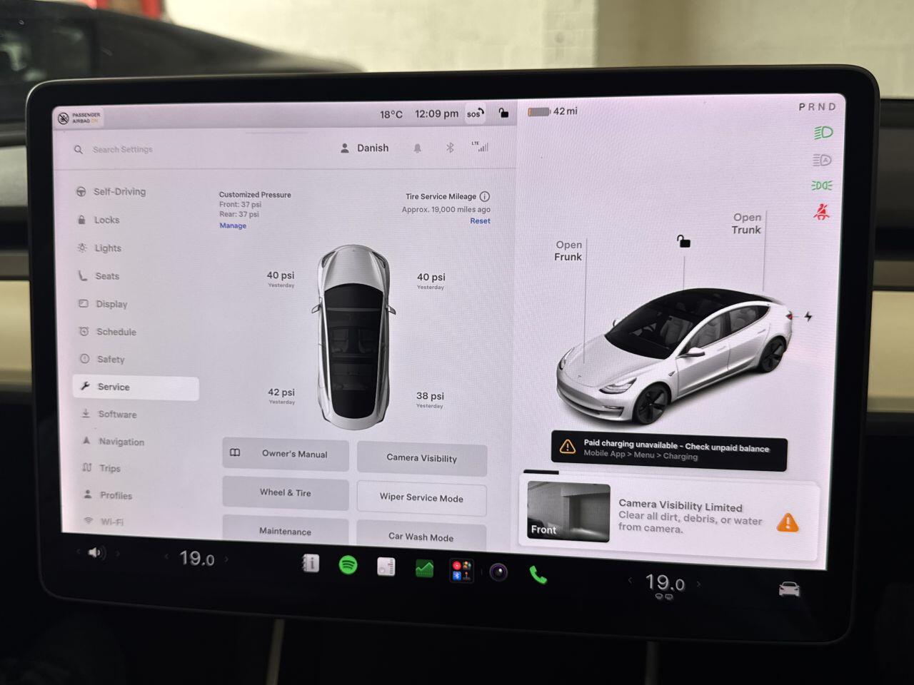 Tesla Model 3 view 40