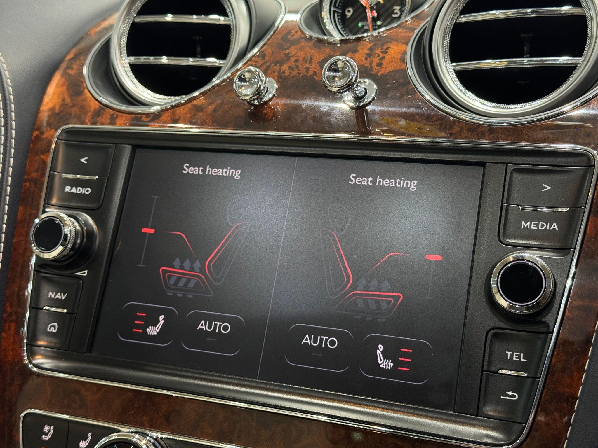 Bentley Bentayga view 39