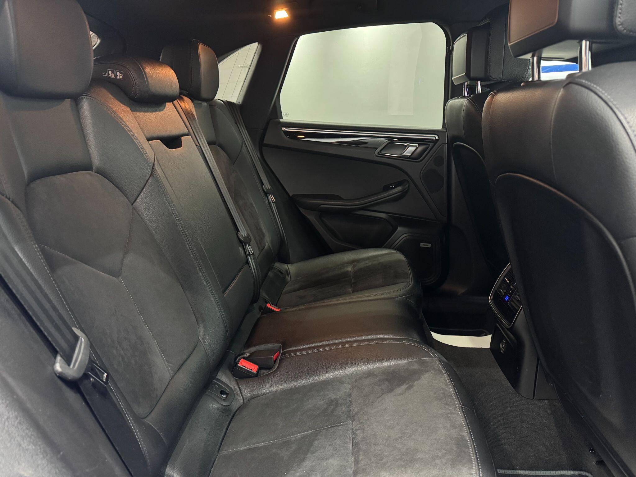 Porsche Macan view 56