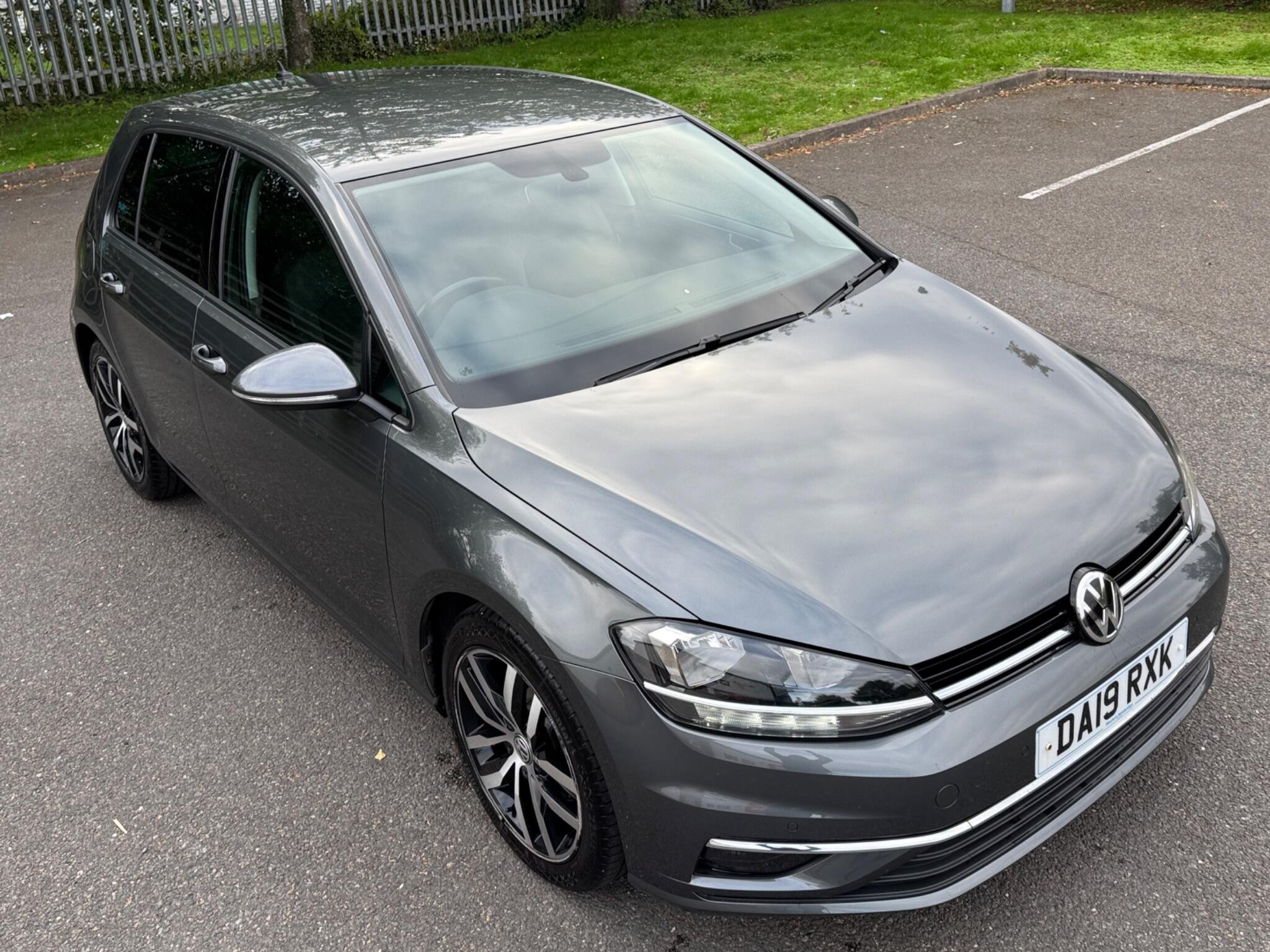 Volkswagen Golf view 3