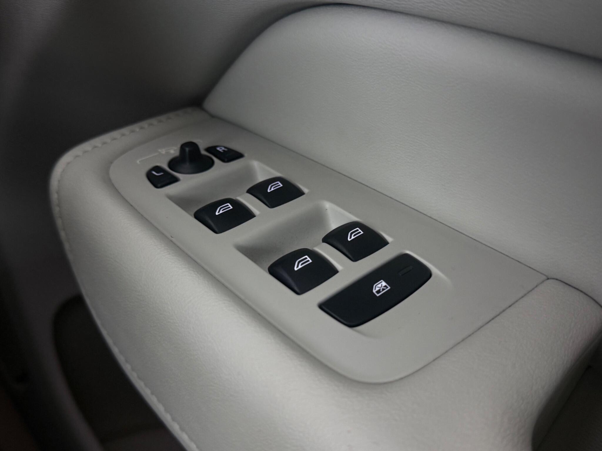 Volvo XC60 view 18