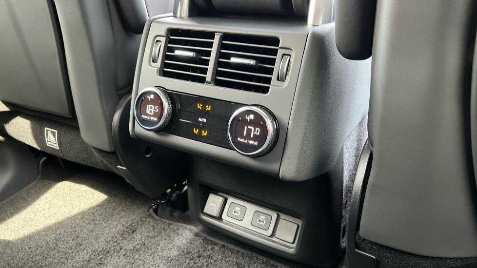 Land Rover Discovery view 18