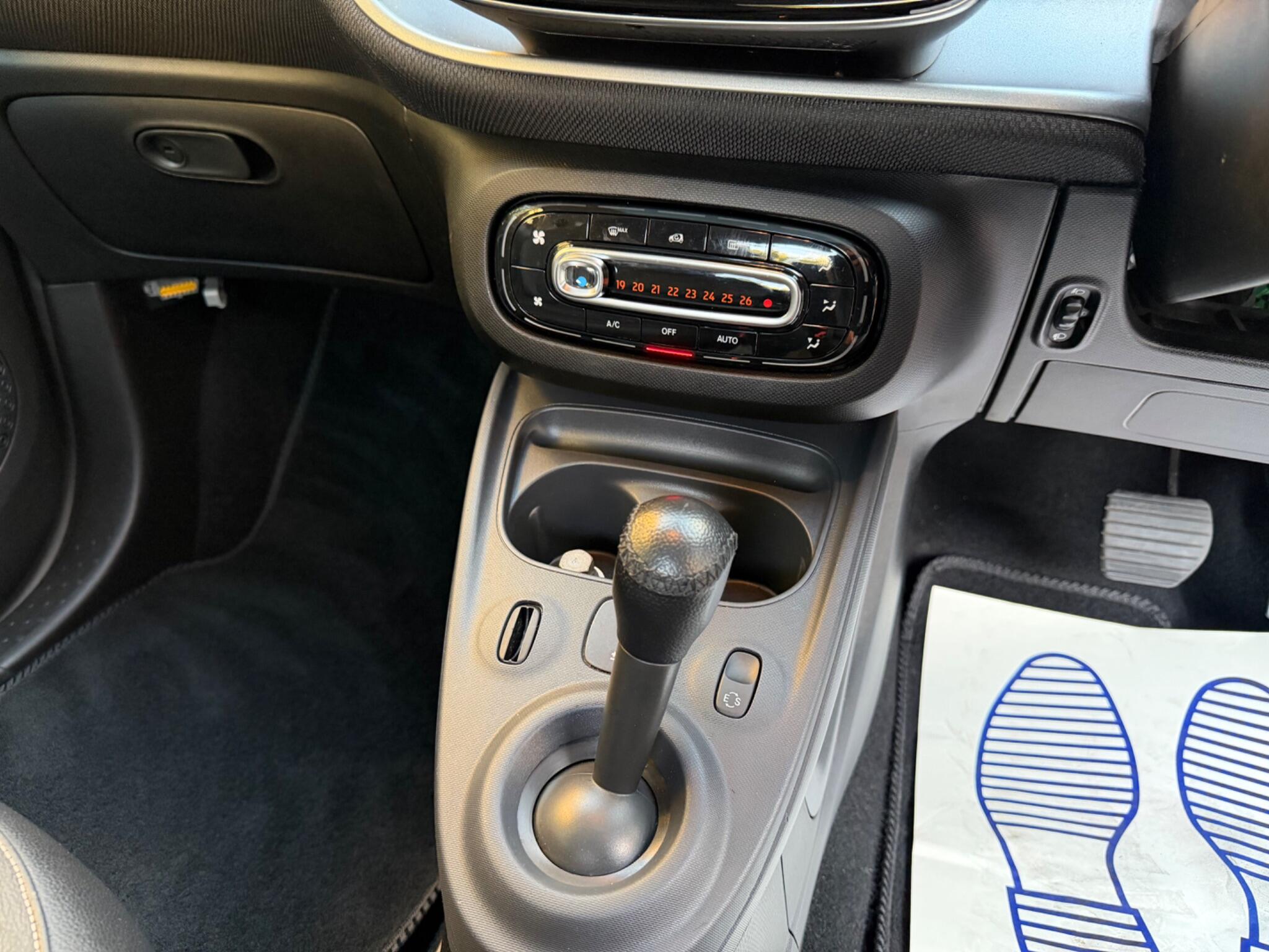 smart Fortwo view 16