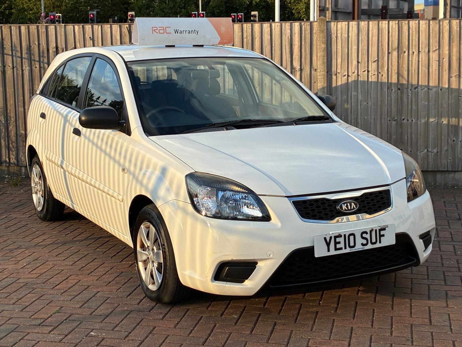 2010 Kia Rio in White for sale