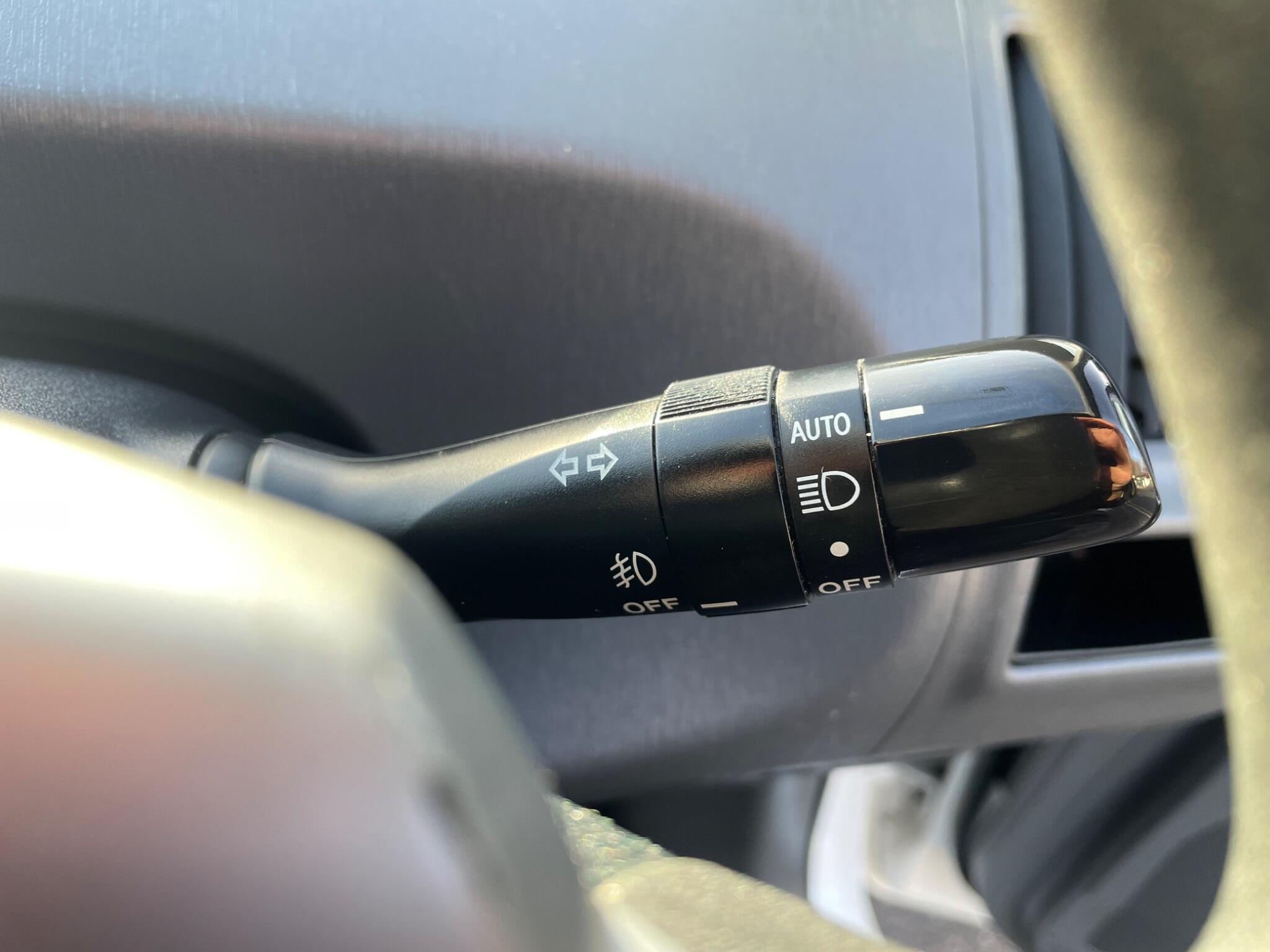 2014 Toyota Prius 1.5 CVT 4dr • 101,741 miles image 35