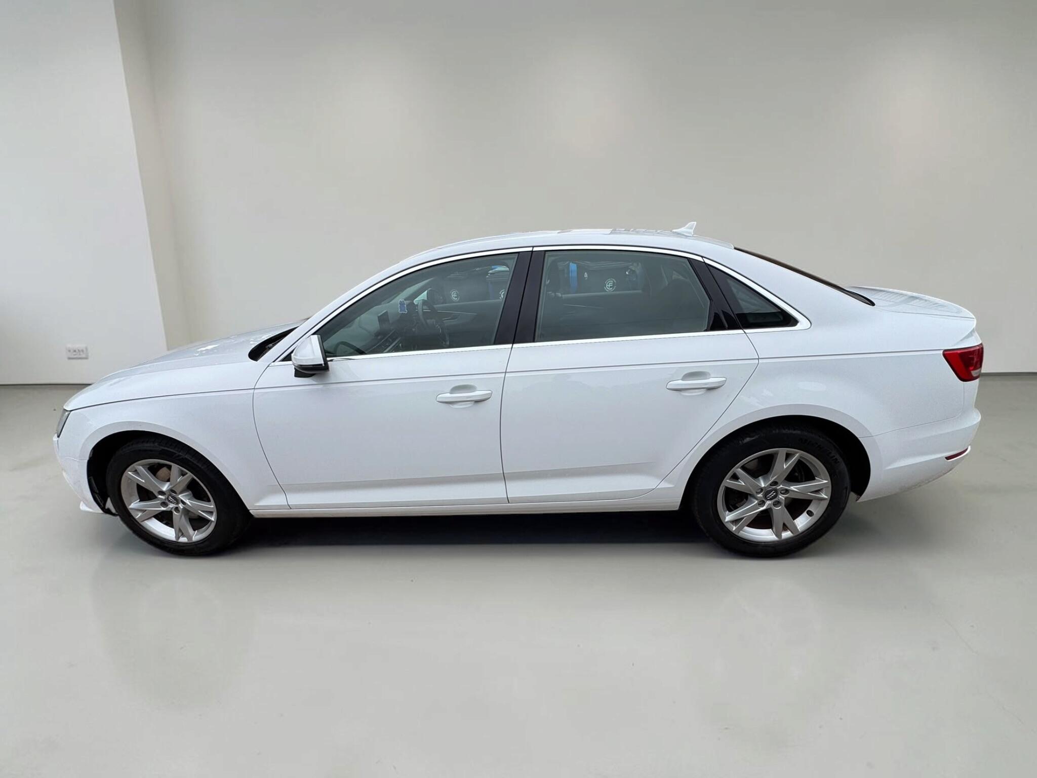 Audi A4 view 13