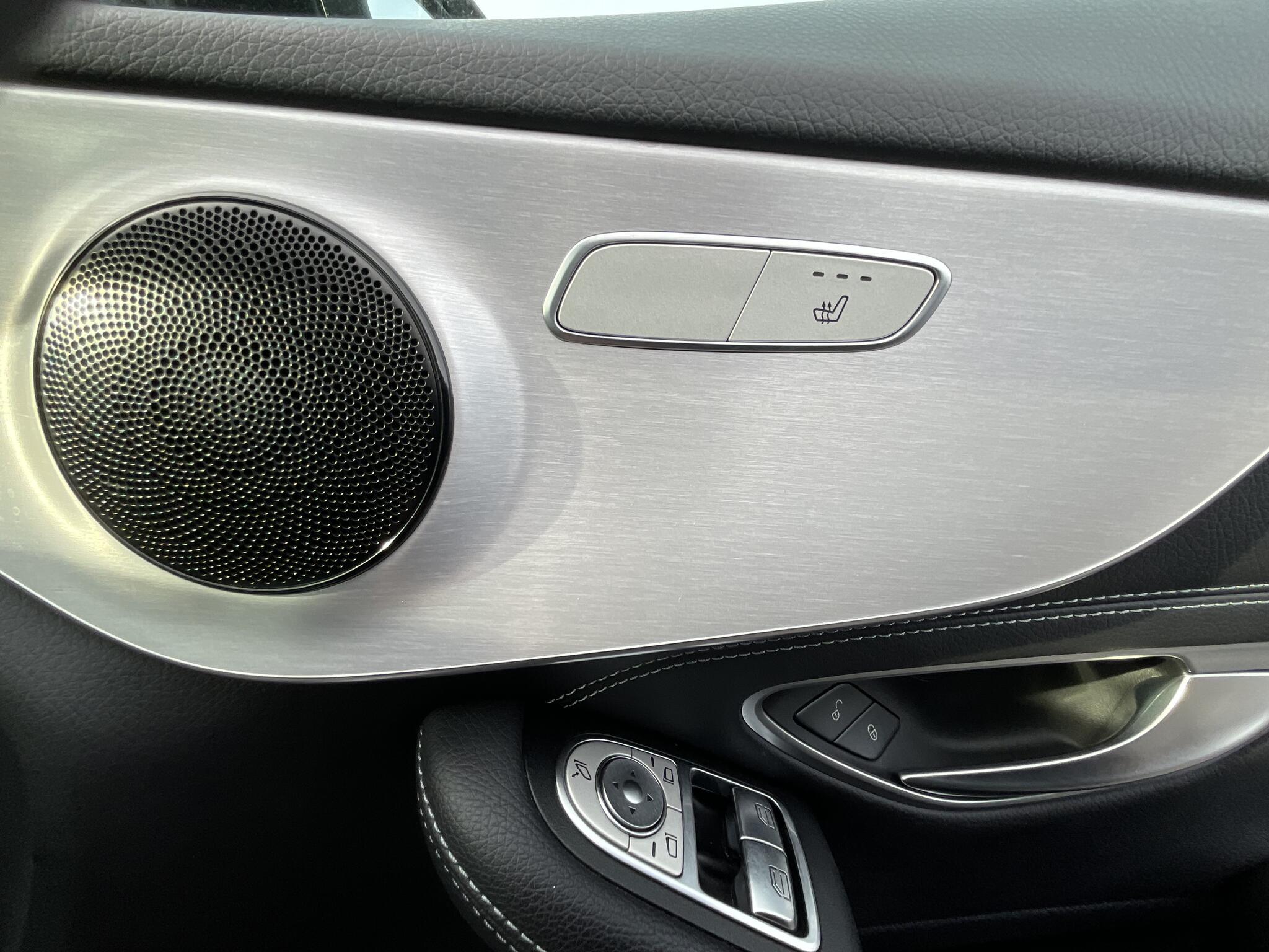 Mercedes-Benz C-Class view 28