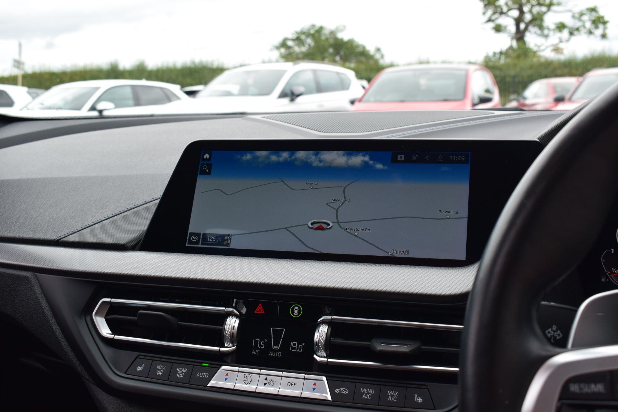 BMW 1 Series view 16