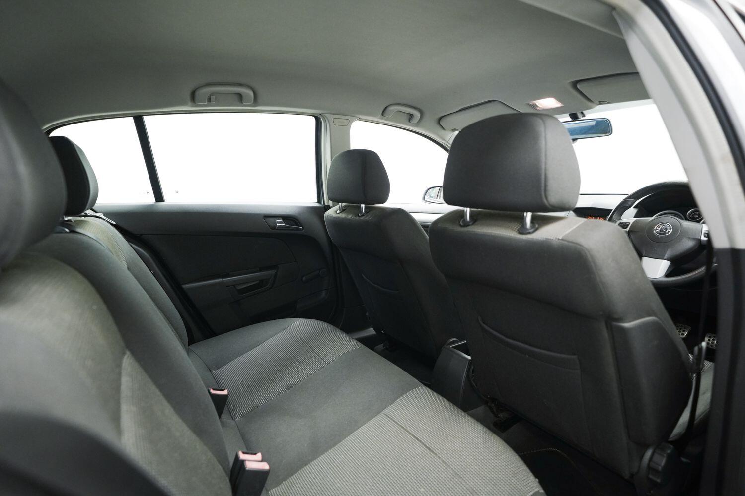 Vauxhall Astra view 13