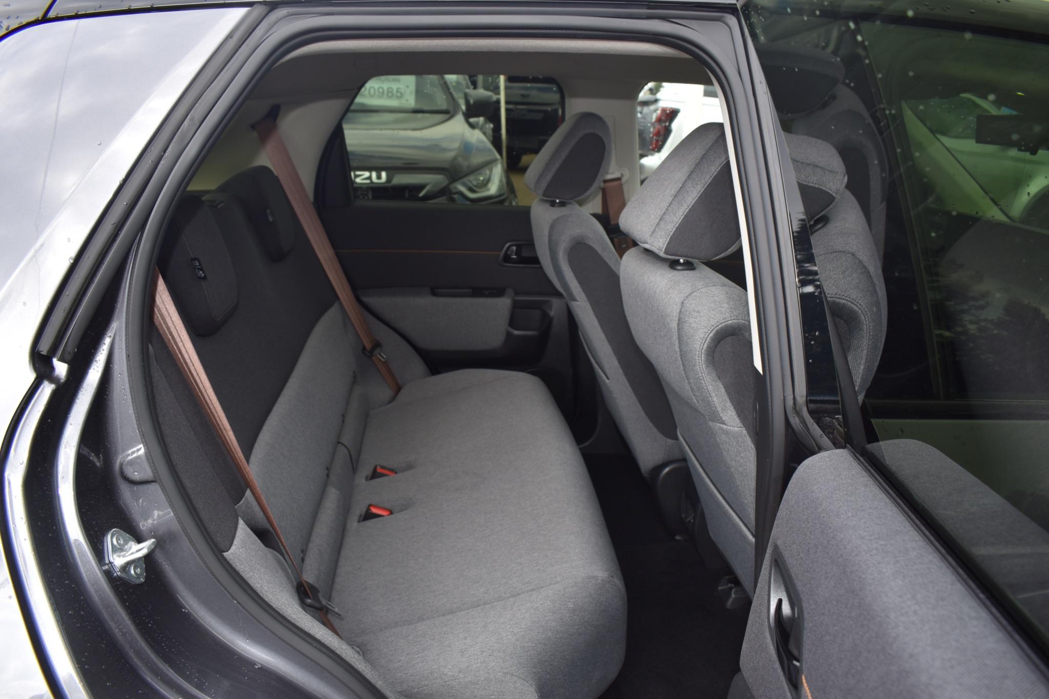 Honda E - 35.5kWh Advance Auto 5dr (17in Alloy) - Image 6