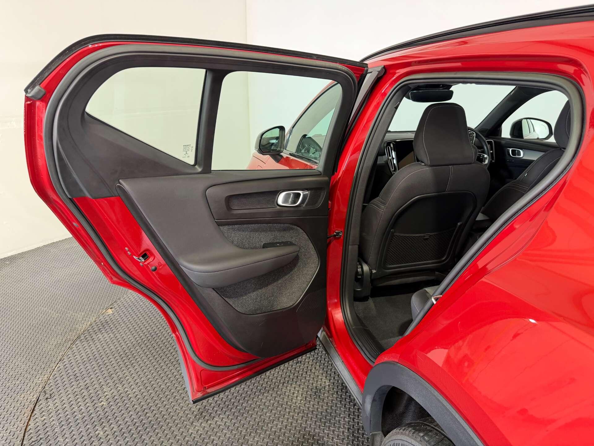 Volvo XC40 view 59
