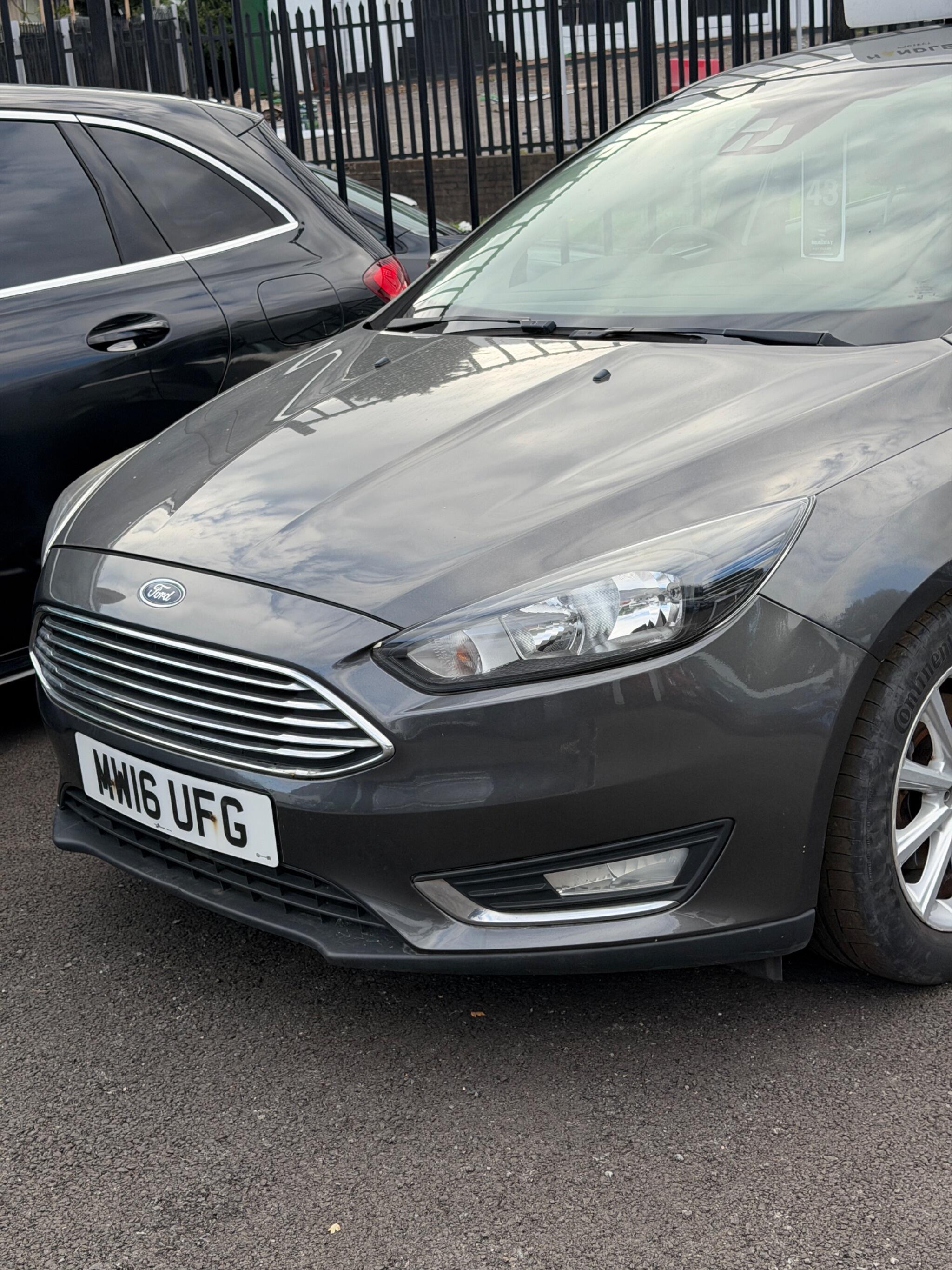 Ford Focus view 17
