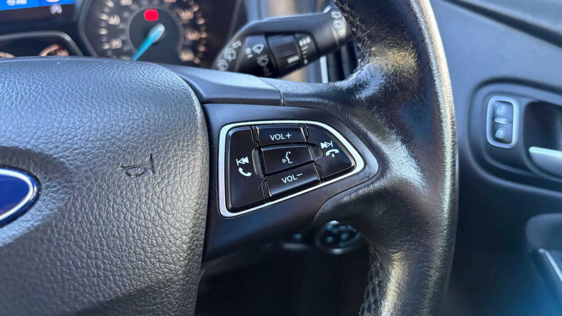 Ford Focus view 18