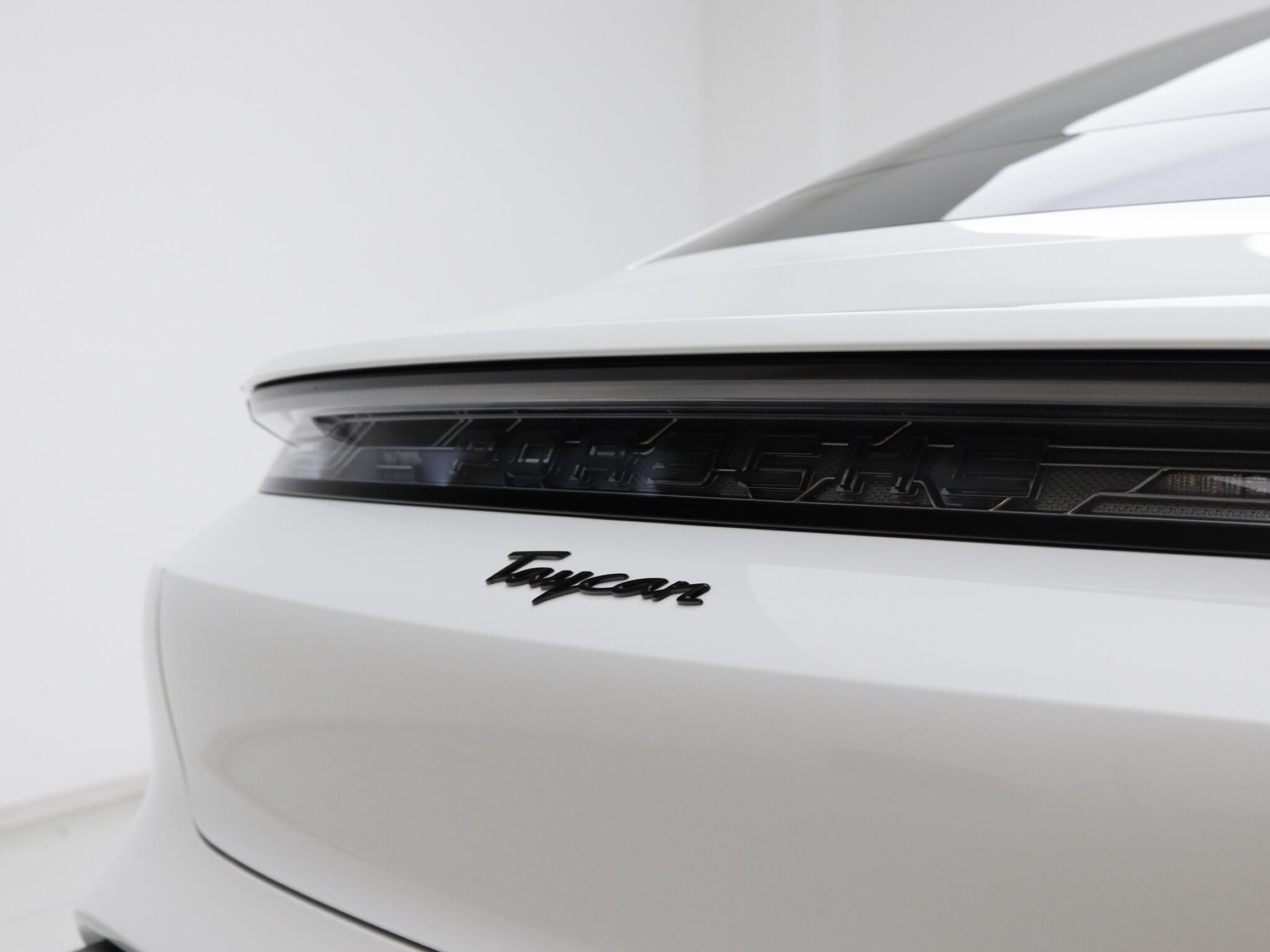 Porsche Taycan view 20
