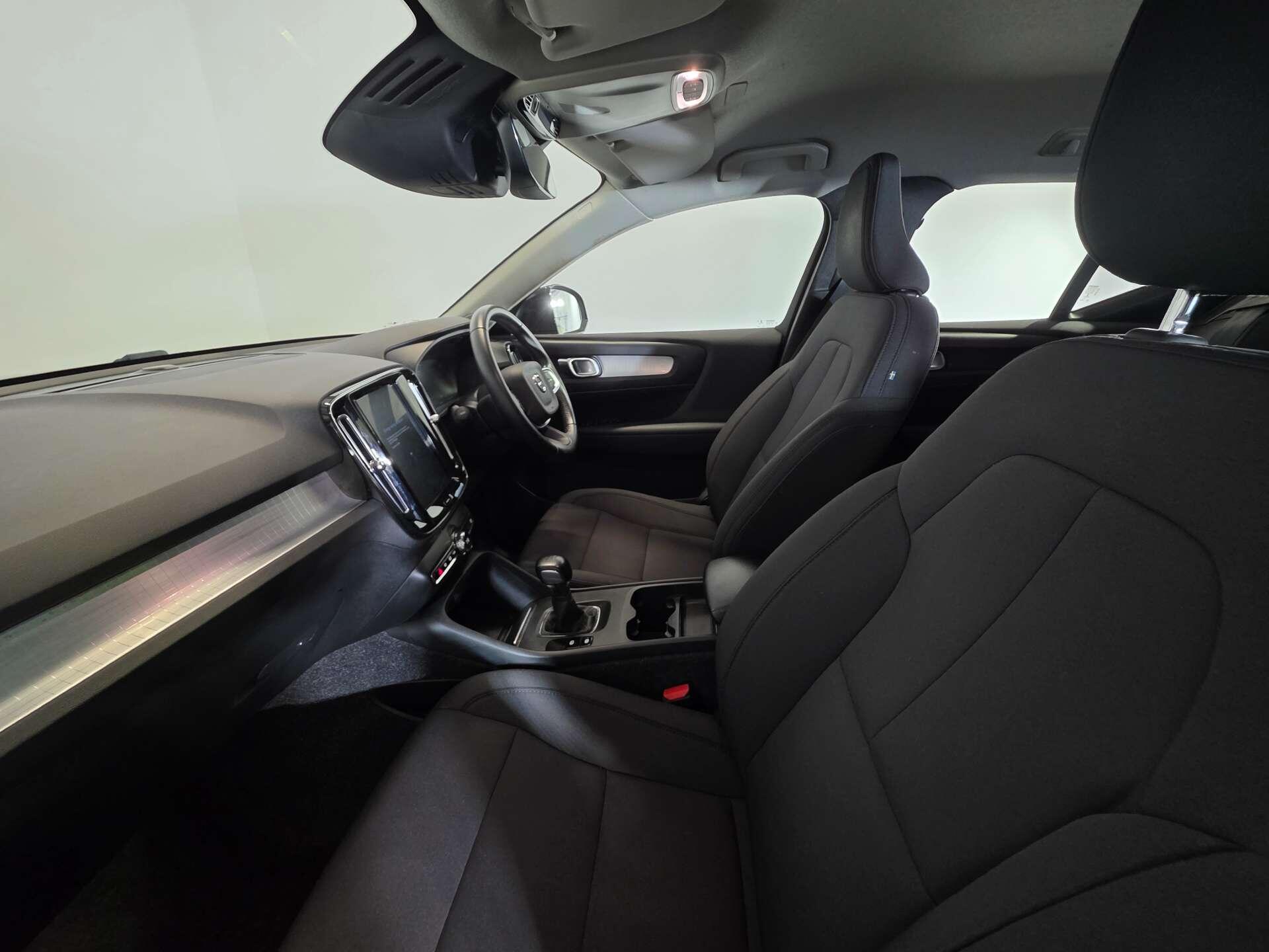 Volvo XC40 view 42