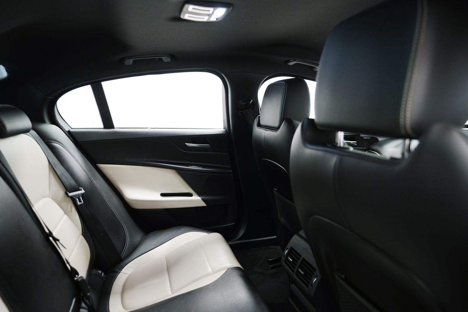 Jaguar Xe view 15