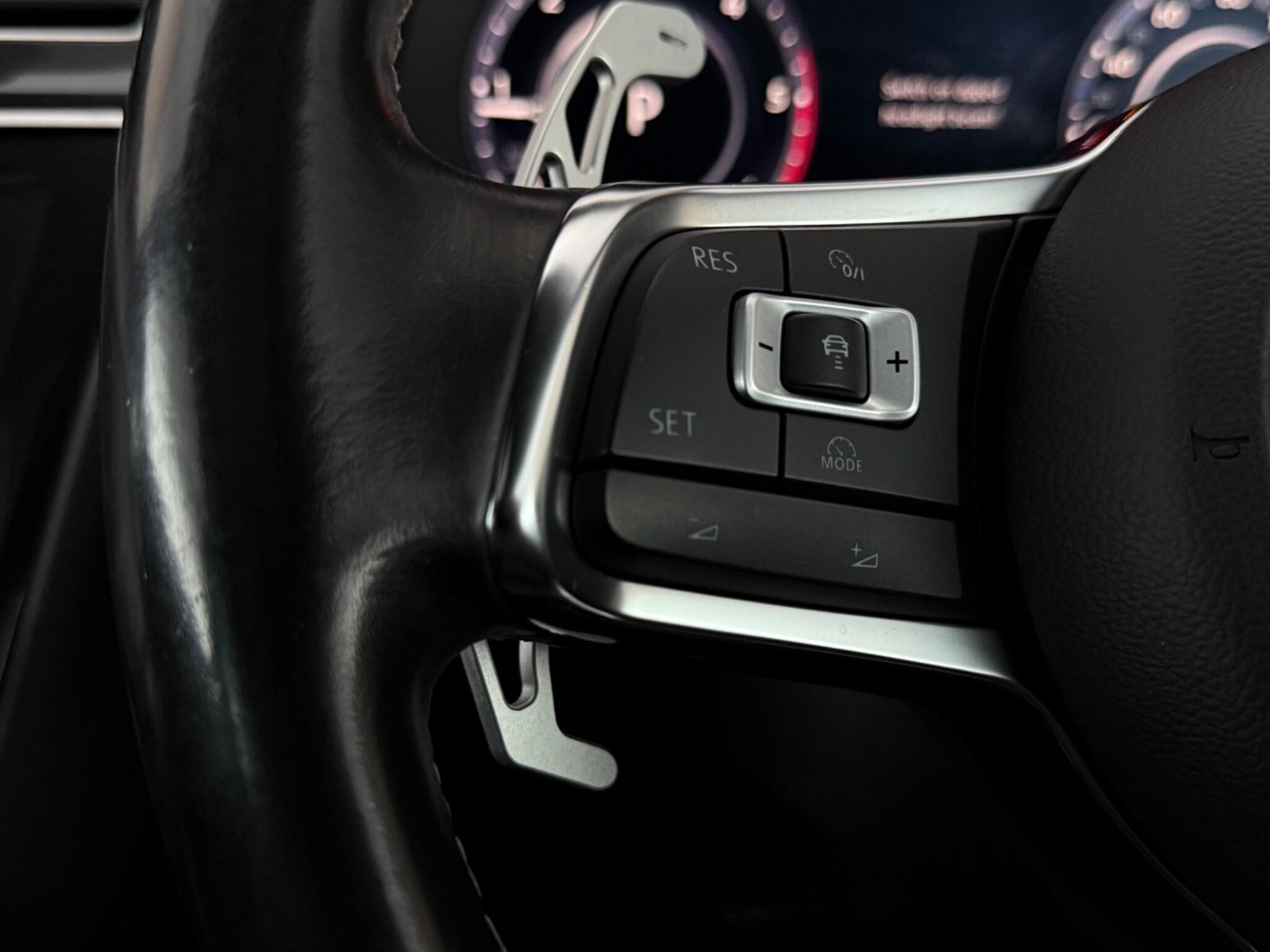 Volkswagen Tiguan view 12