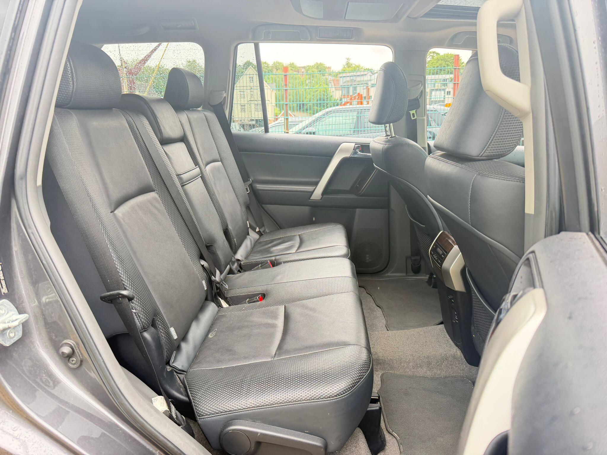 Toyota Land Cruiser view 12