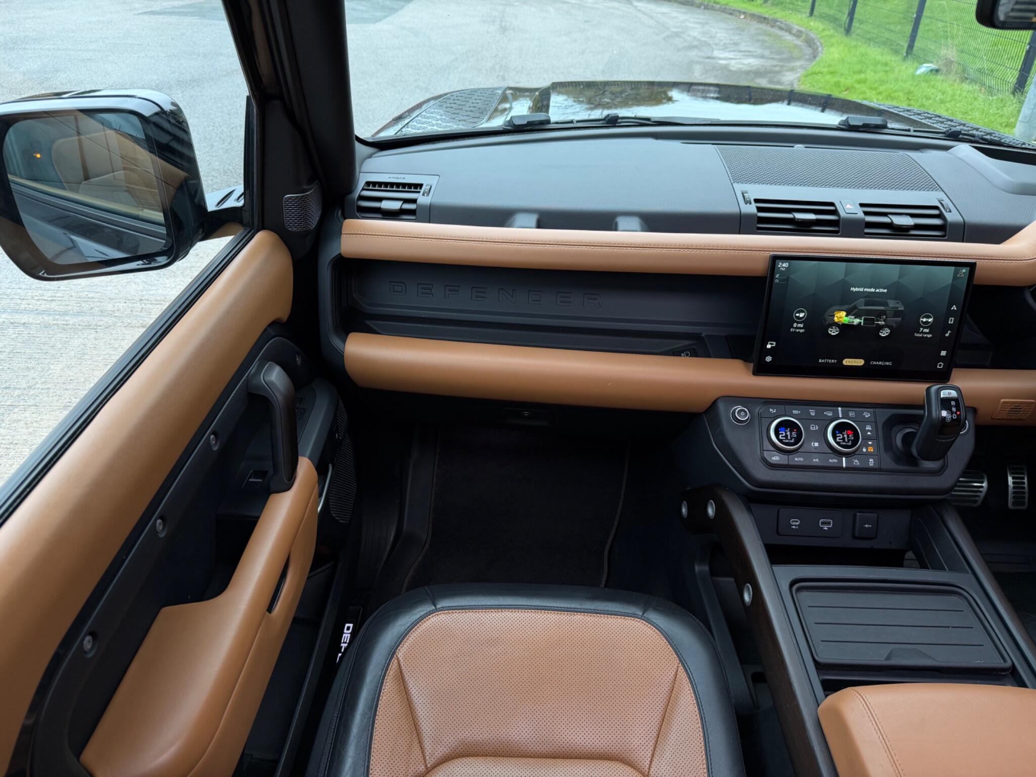 Land Rover Defender view 18