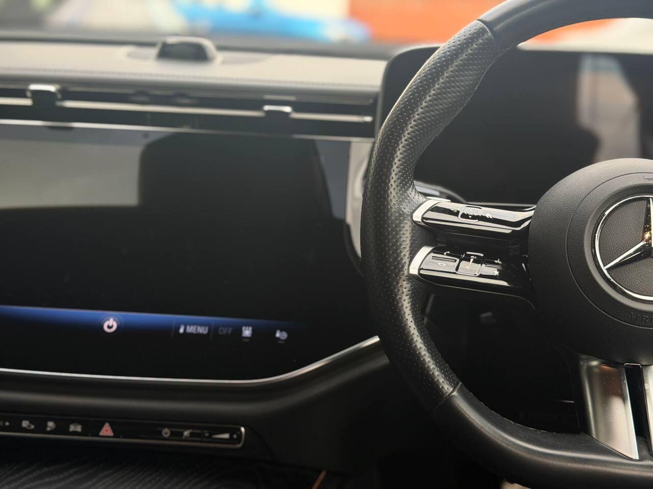 Mercedes-Benz E-Class view 30