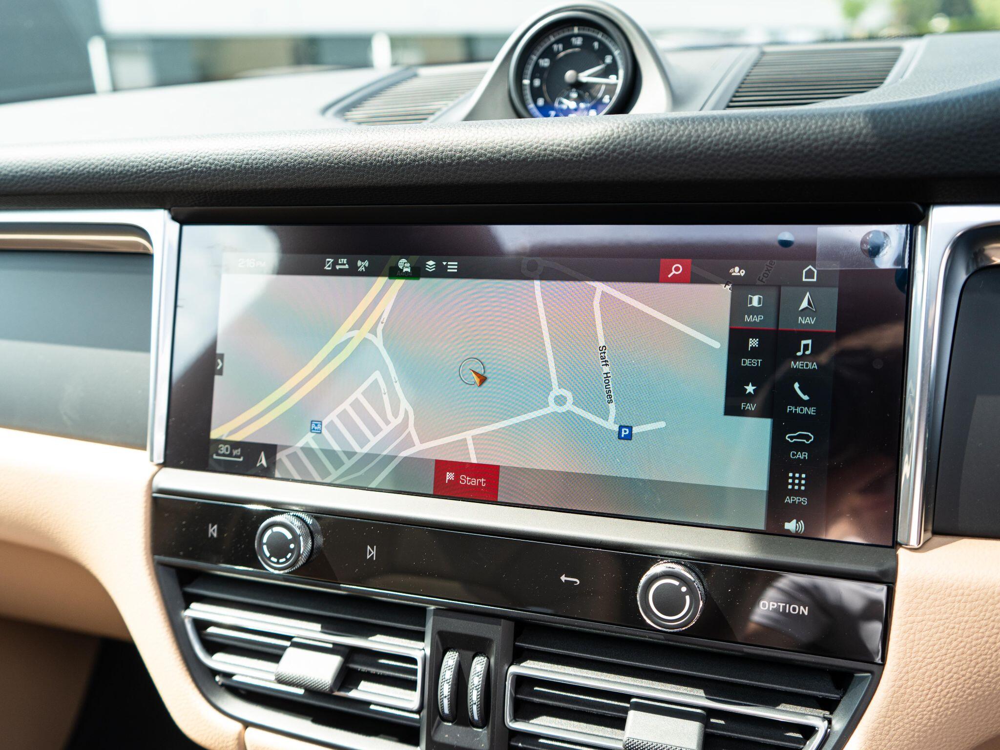 Porsche Macan view 39