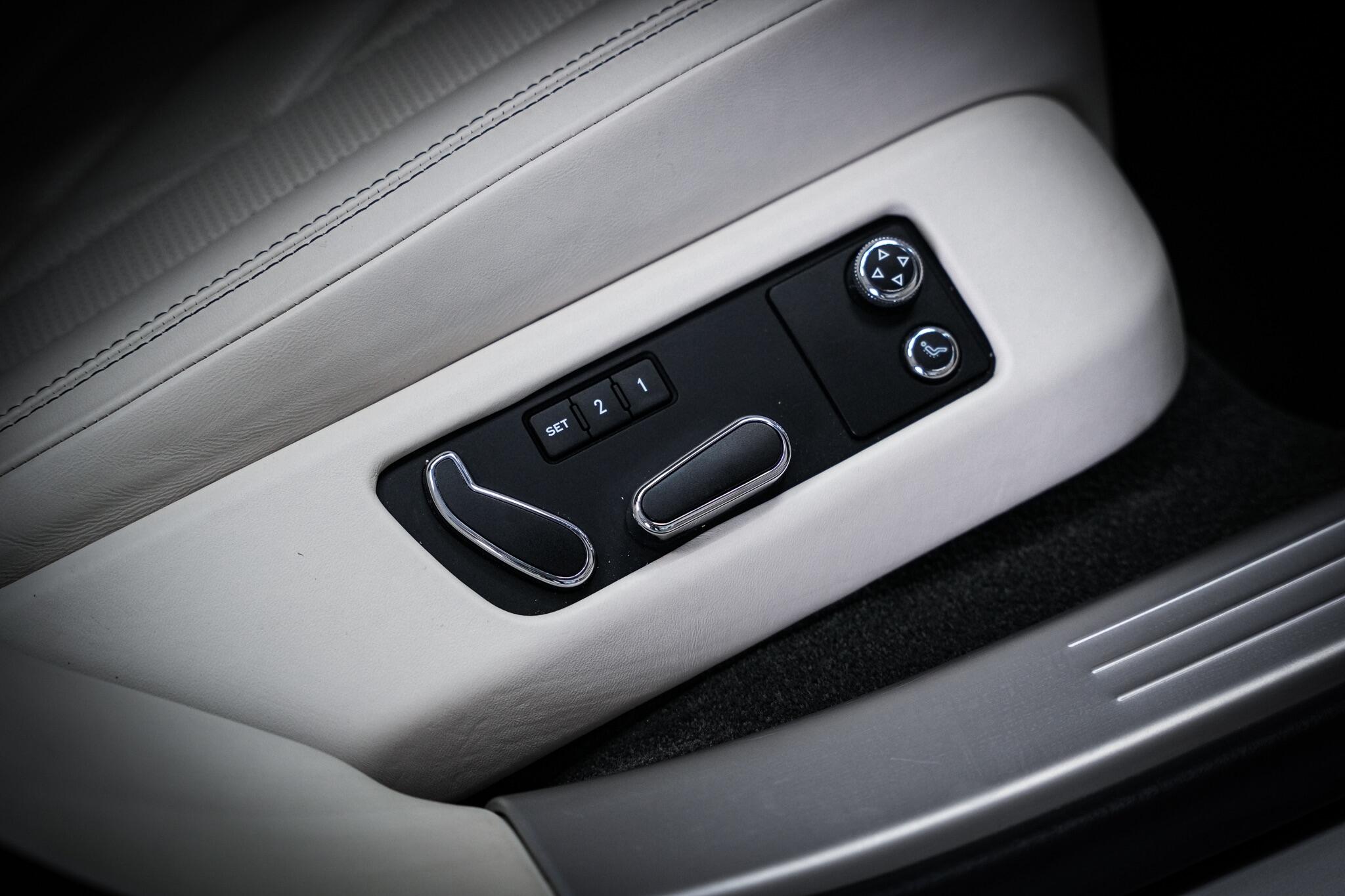 Bentley Flying Spur view 61