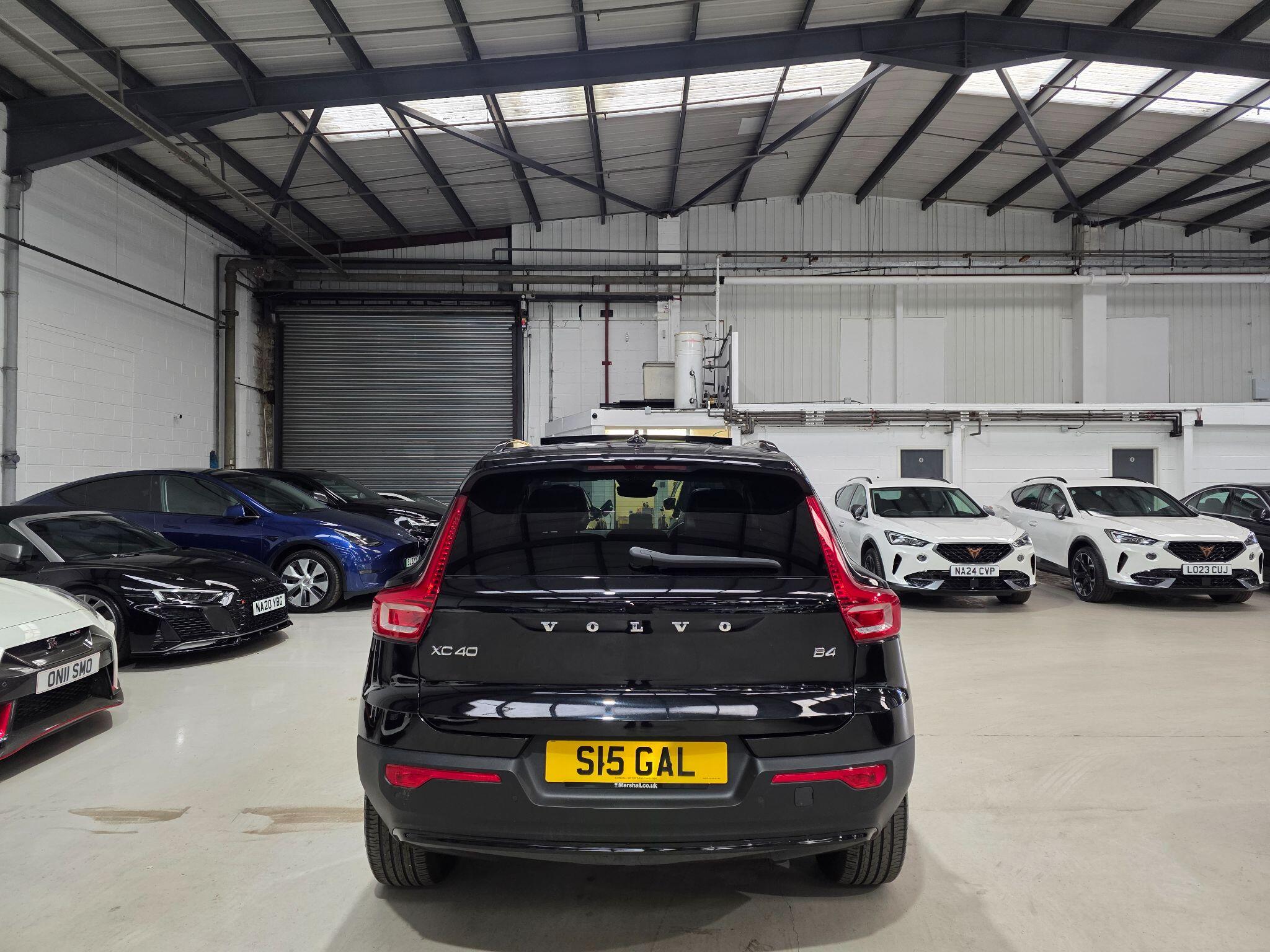 Volvo XC40 view 4